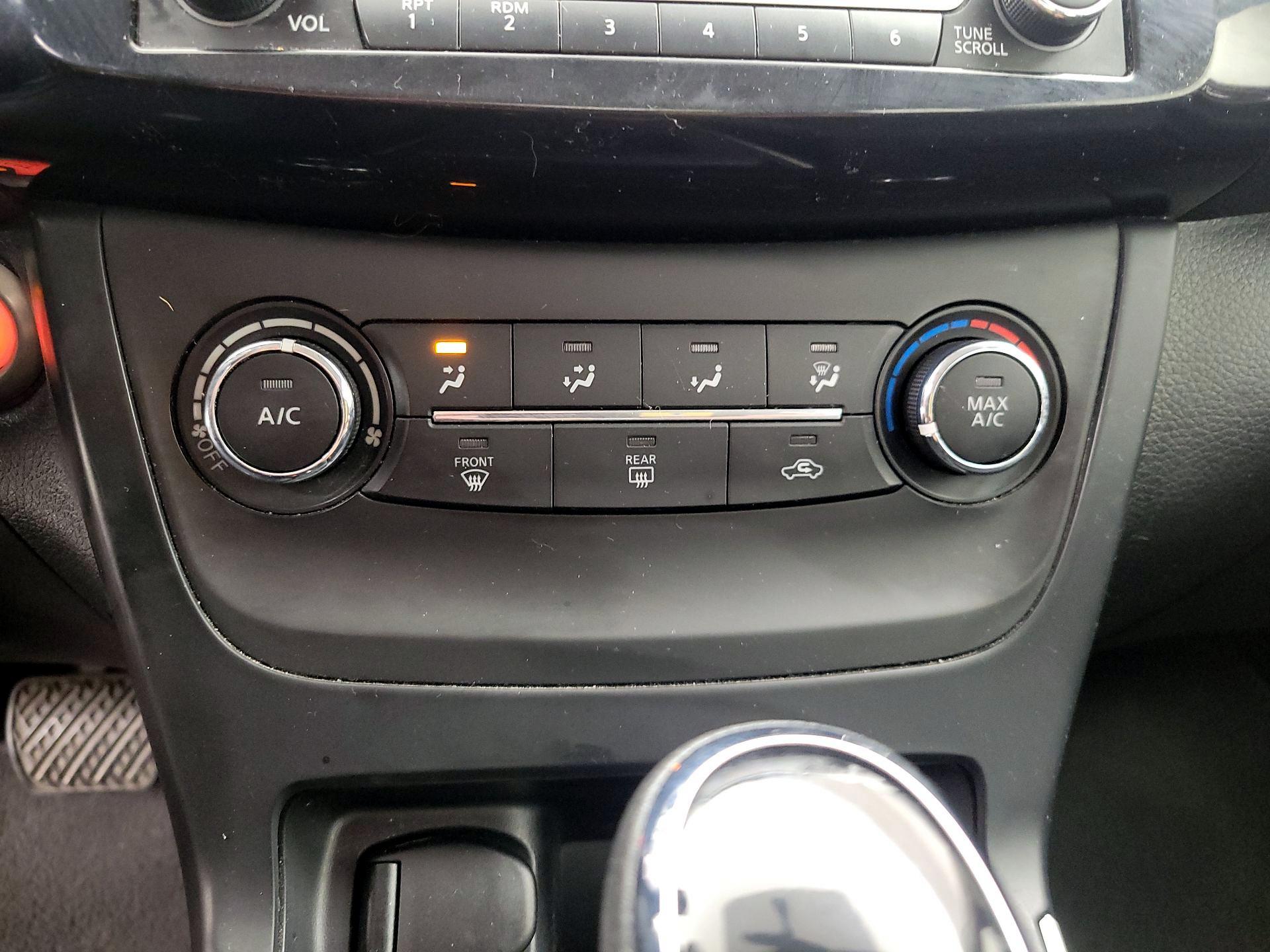 Thumbnail: 2017 Nissan Sentra - 16