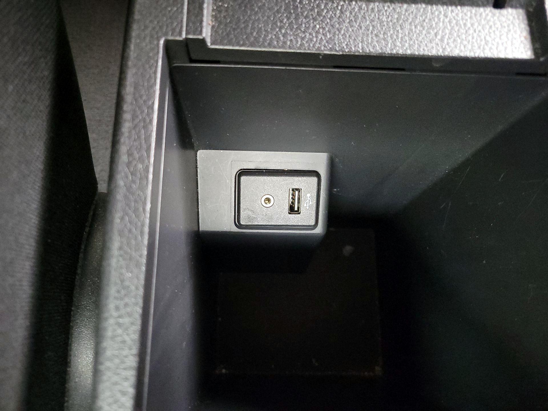 Thumbnail: 2017 Nissan Sentra - 18