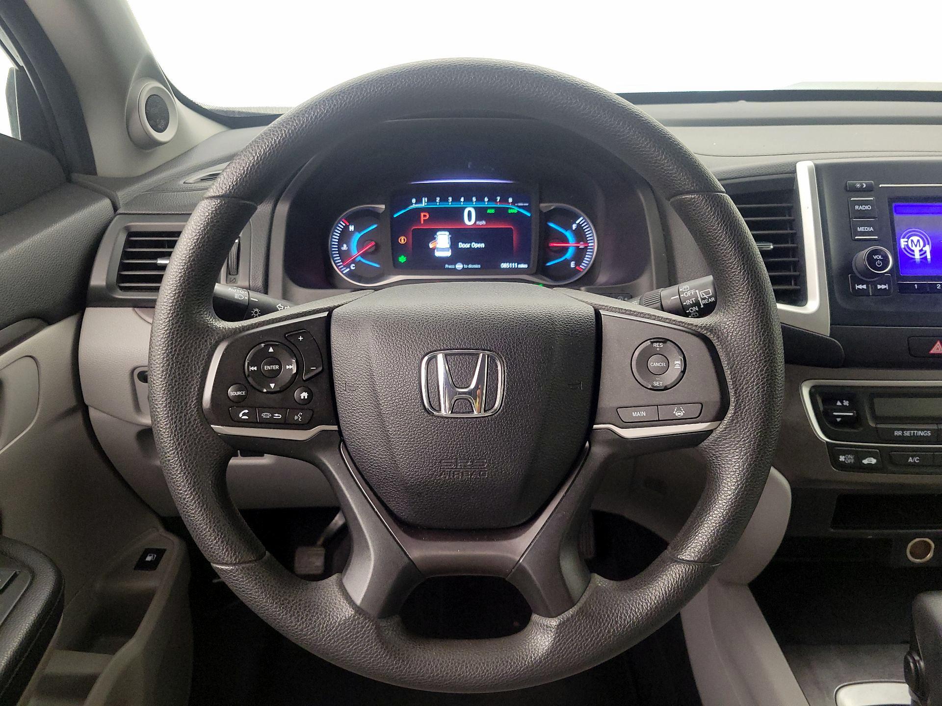 Thumbnail: 2019 Honda Pilot - 10