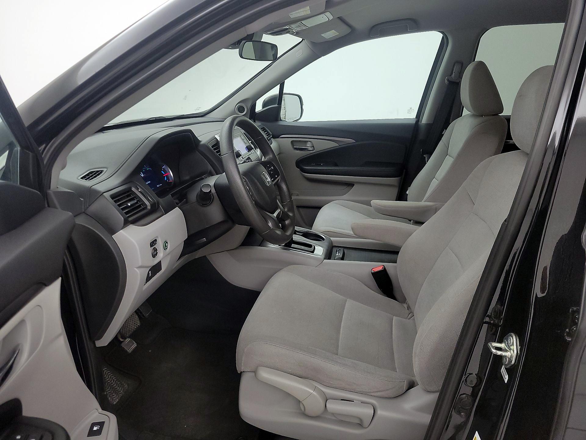 Thumbnail: 2019 Honda Pilot - 11