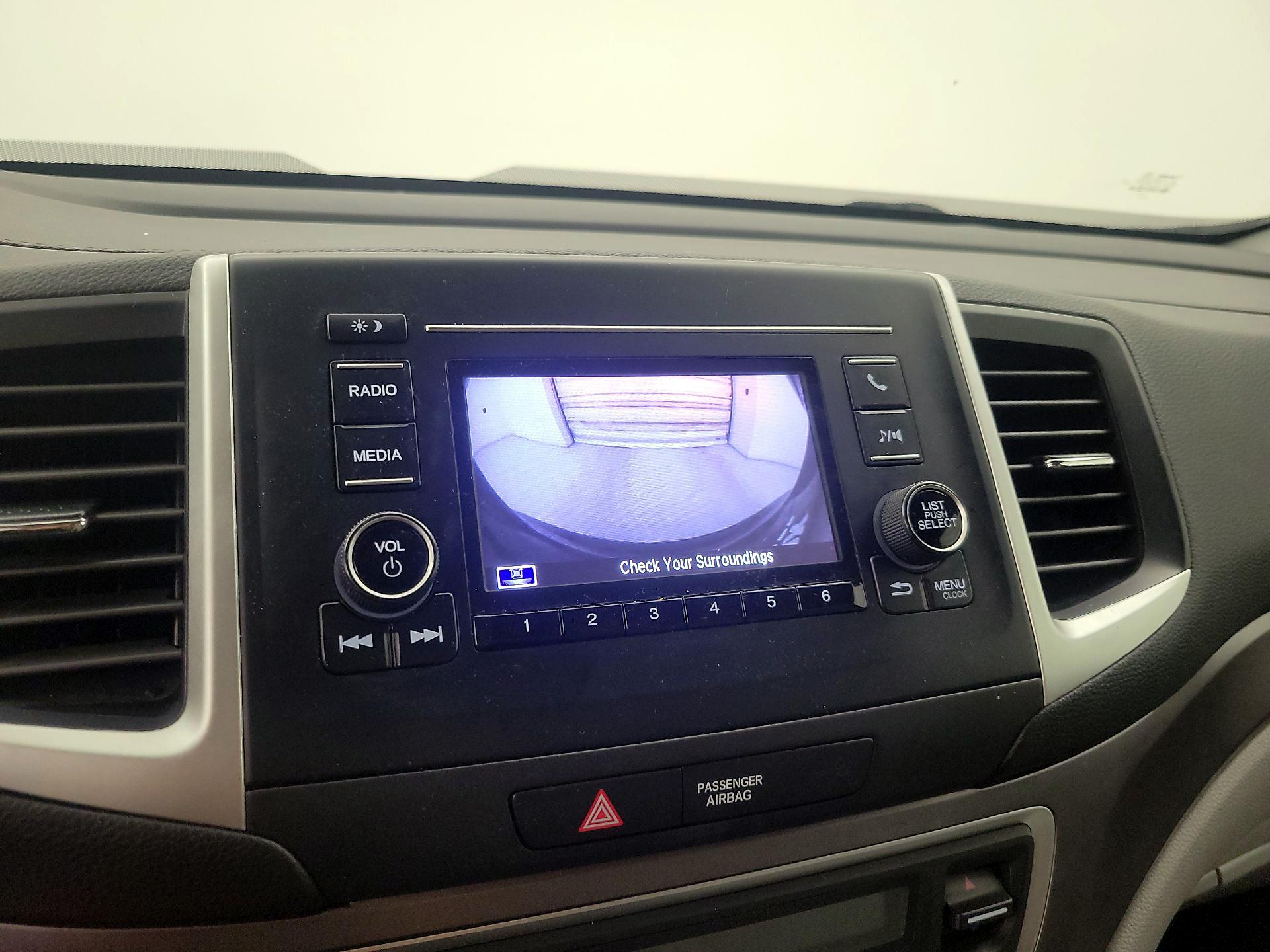 Thumbnail: 2019 Honda Pilot - 14