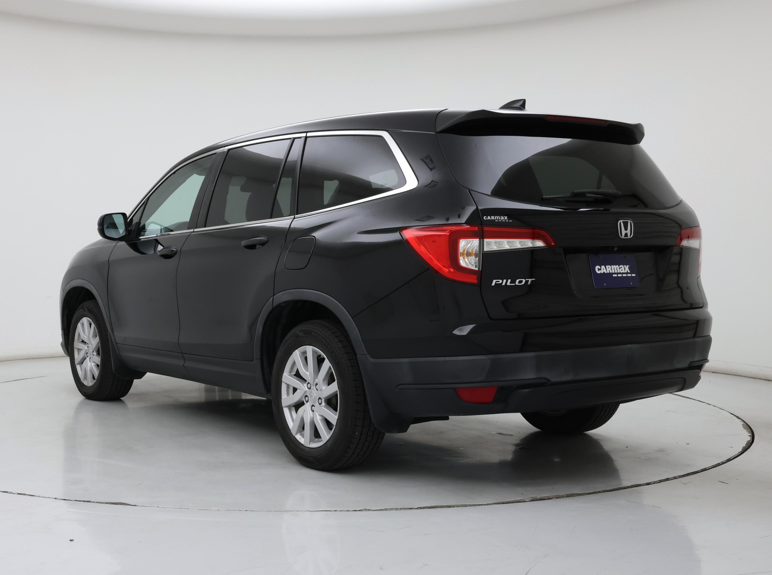 Thumbnail: 2019 Honda Pilot - 2