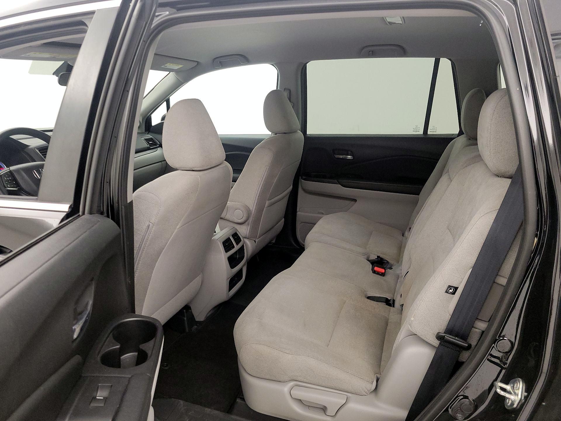 Thumbnail: 2019 Honda Pilot - 19