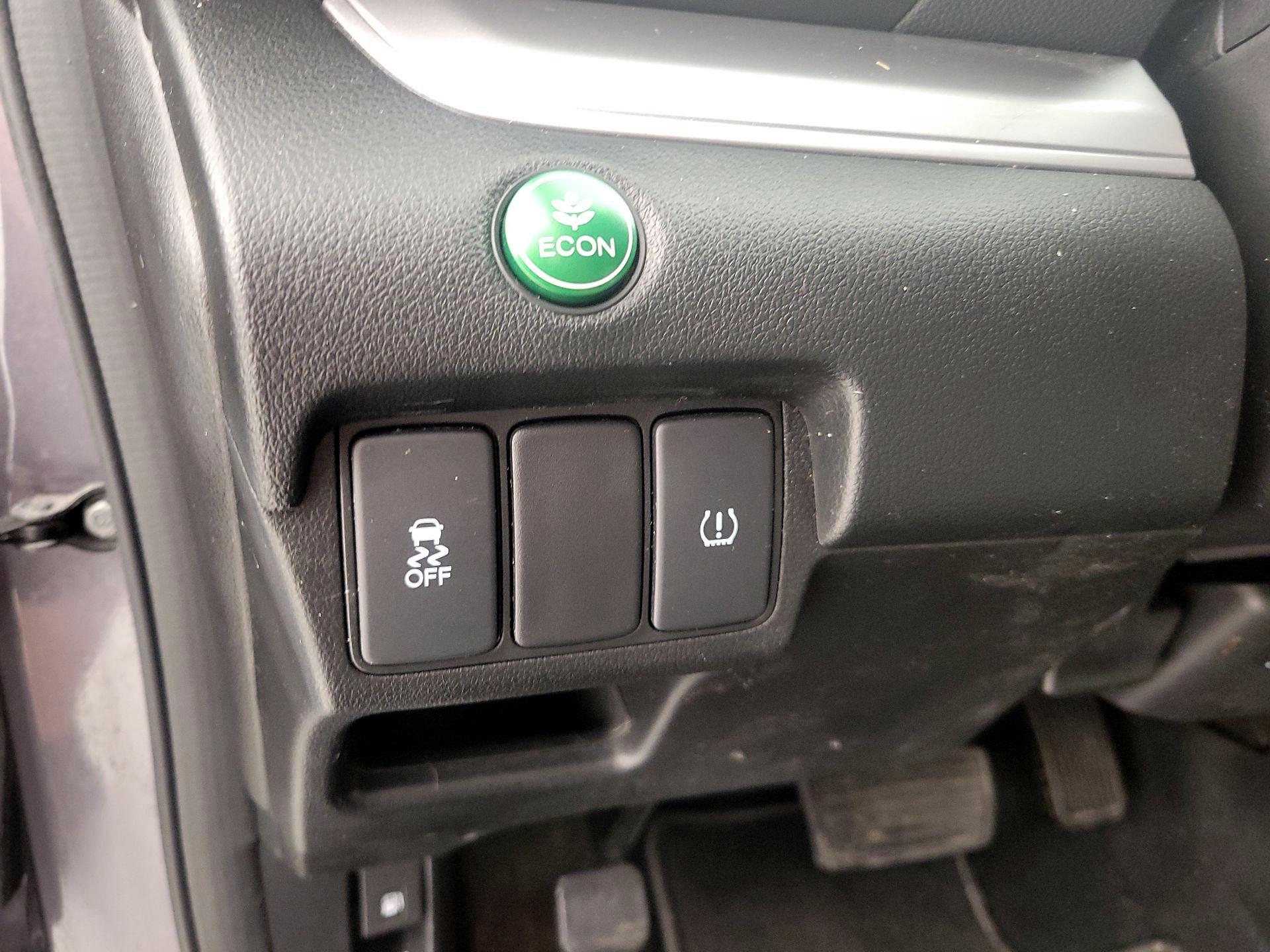 Thumbnail: 2015 Honda CR-V - 13