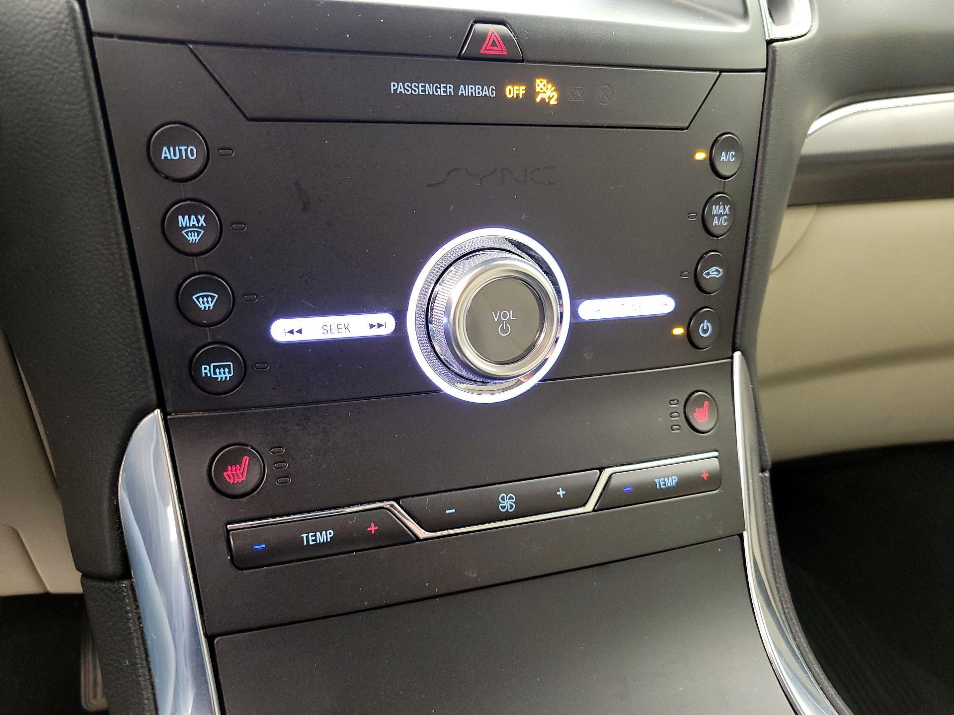 Thumbnail: 2020 Ford Edge - 17