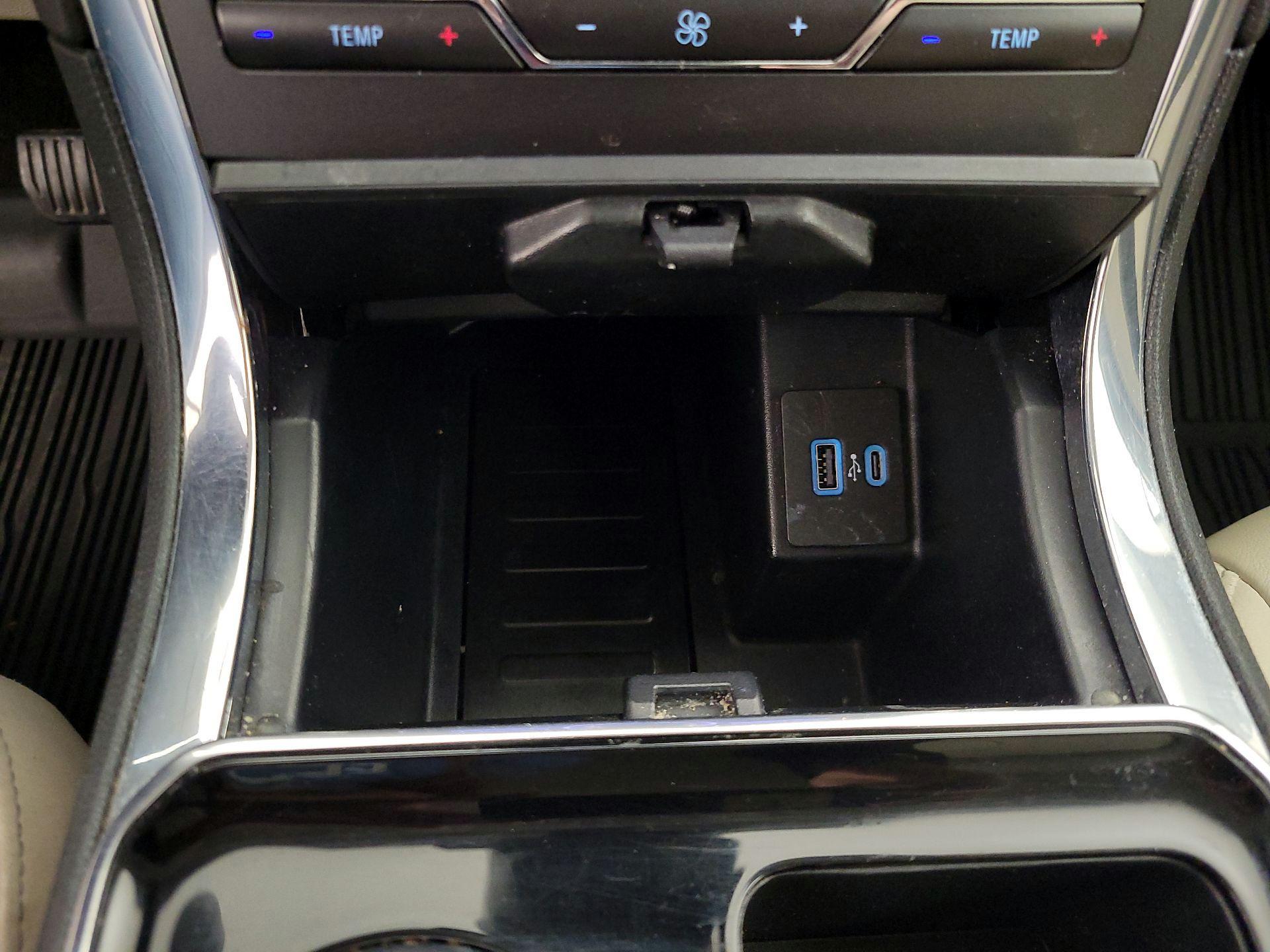 Thumbnail: 2020 Ford Edge - 19