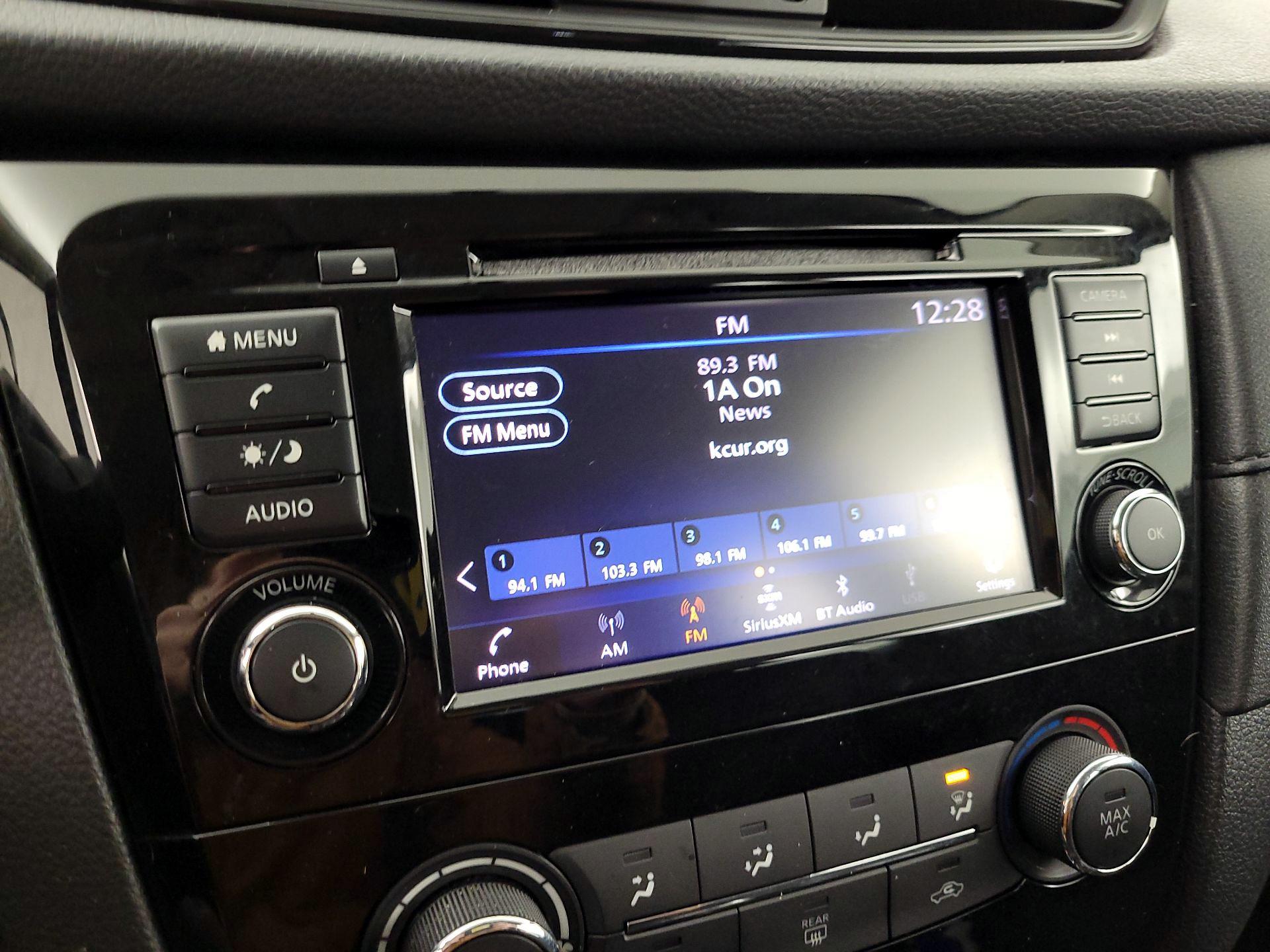 Thumbnail: 2018 Nissan Rogue - 15