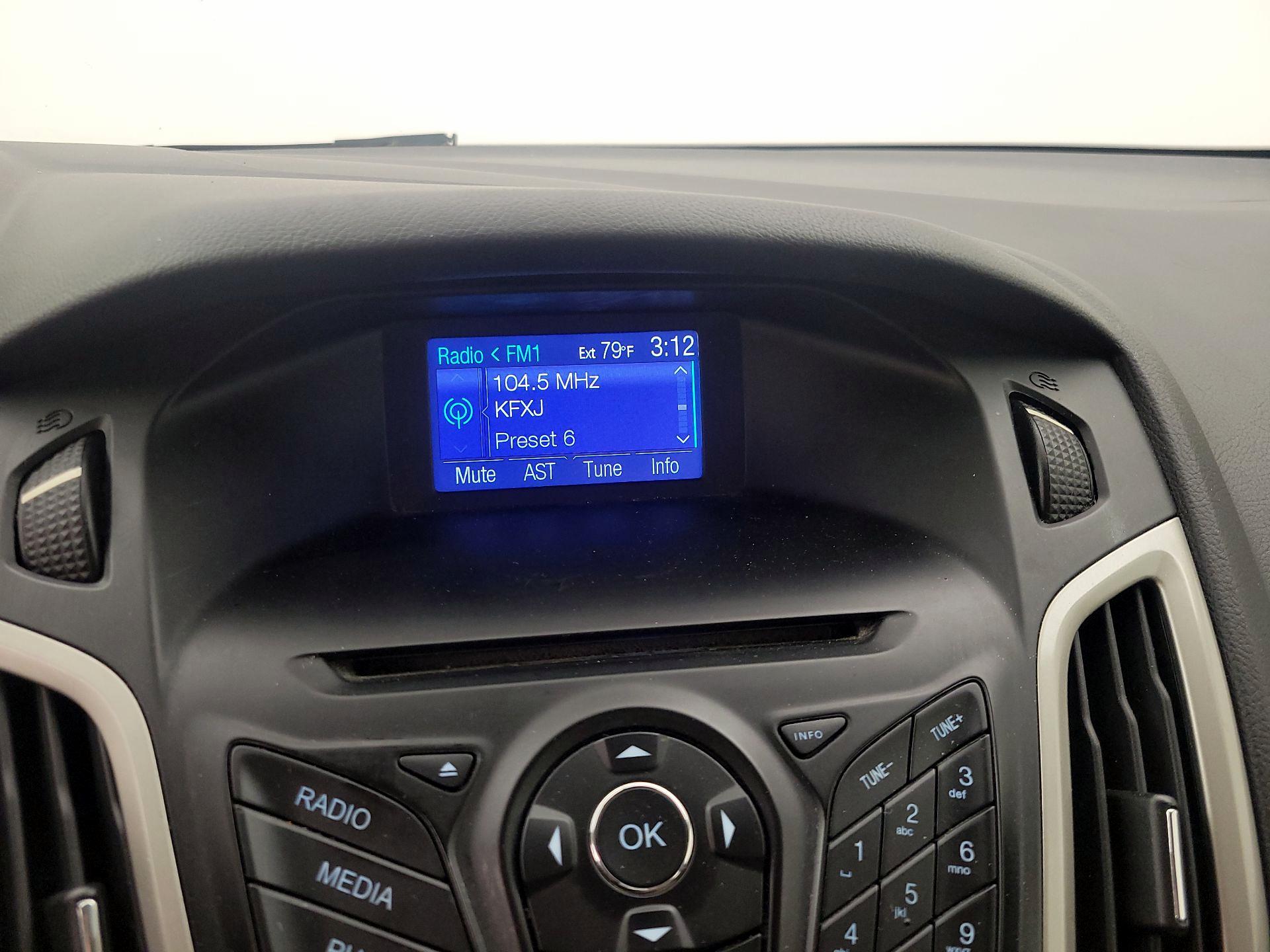 Thumbnail: 2014 Ford Focus - 14