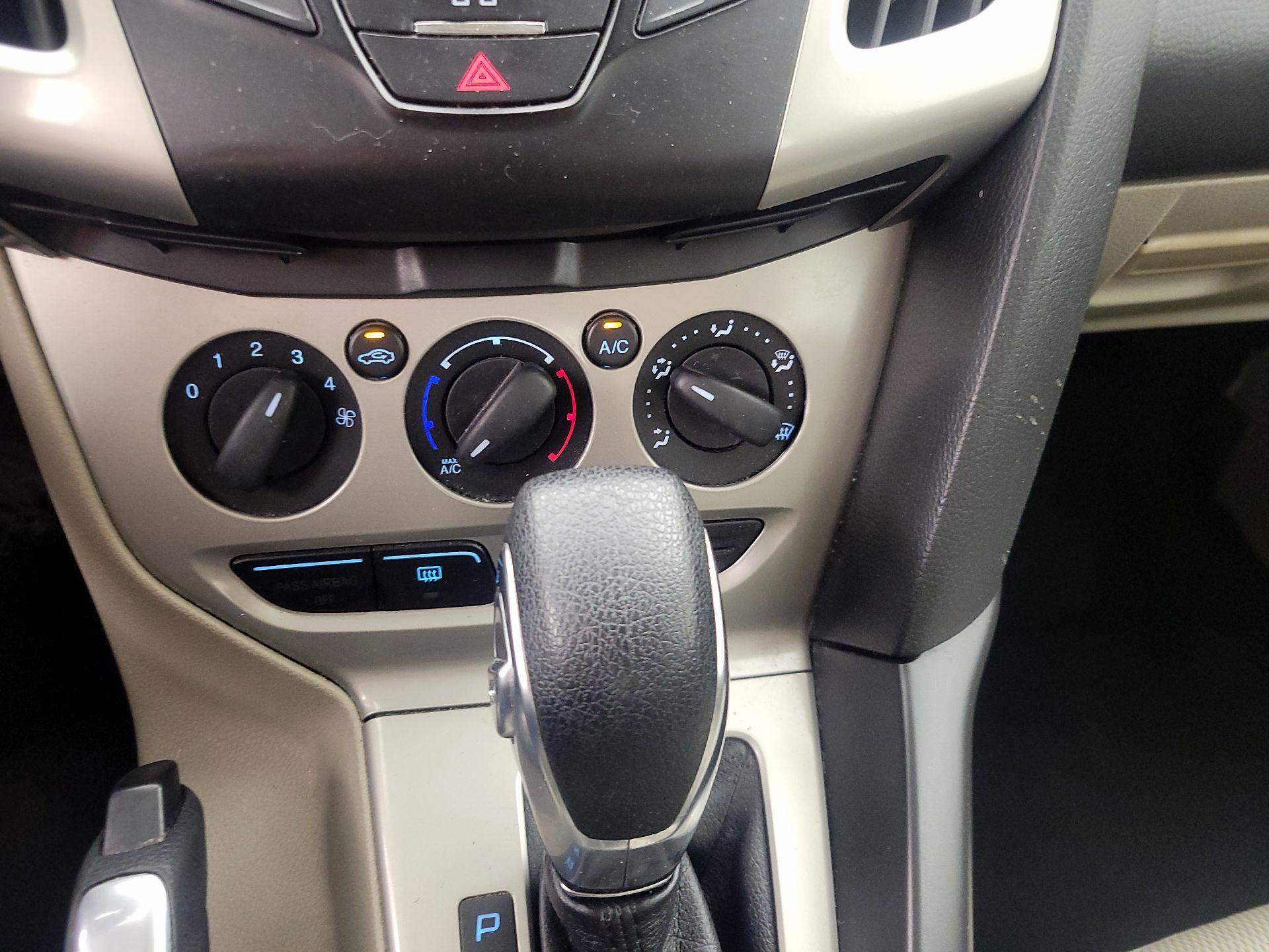 Thumbnail: 2014 Ford Focus - 15