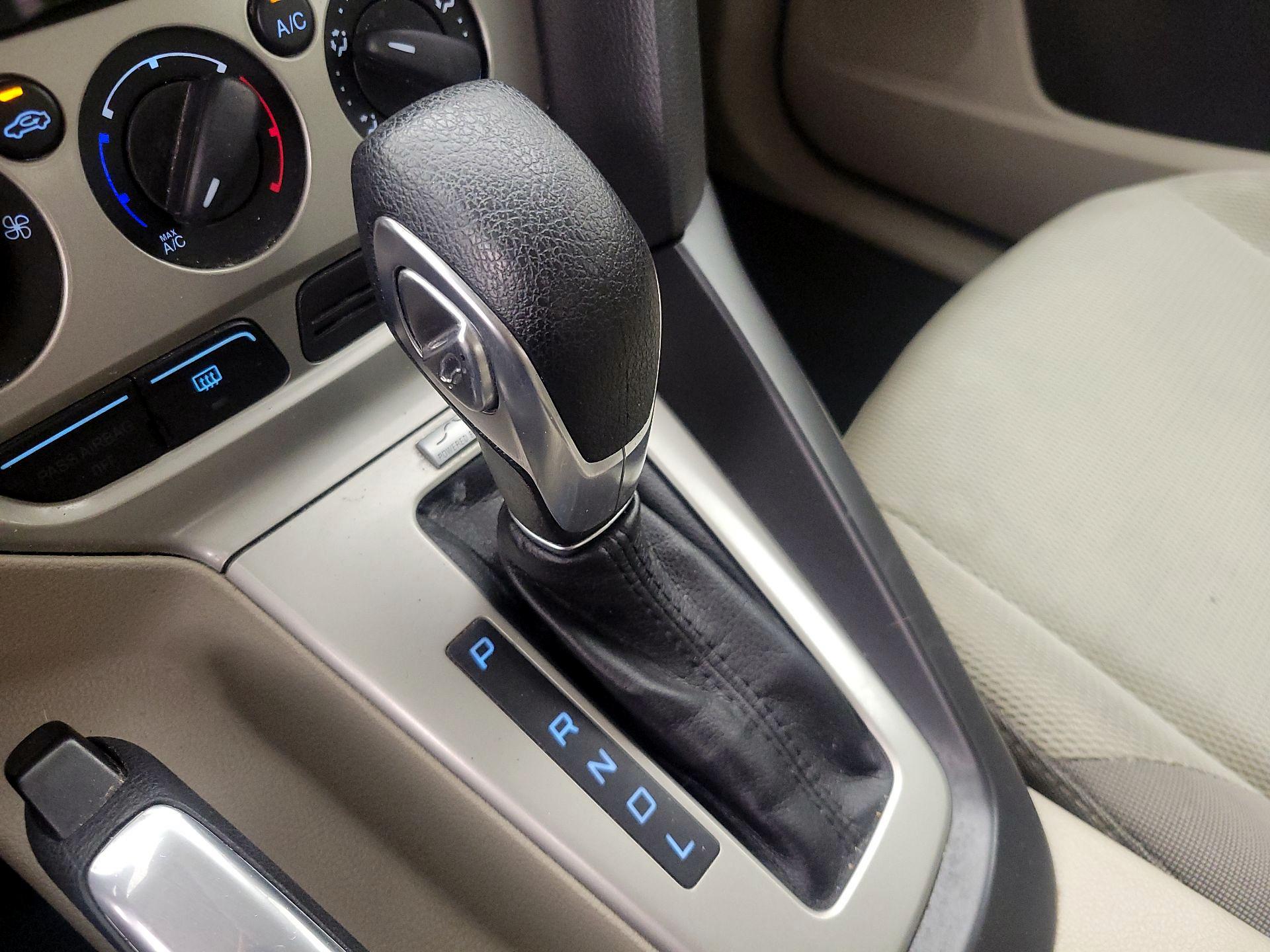 Thumbnail: 2014 Ford Focus - 16