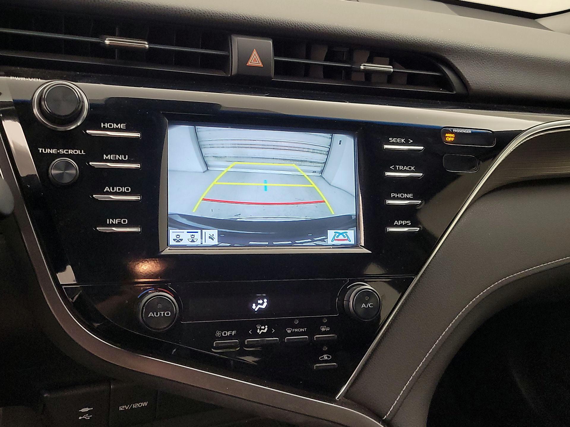 Thumbnail: 2018 Toyota Camry - 14