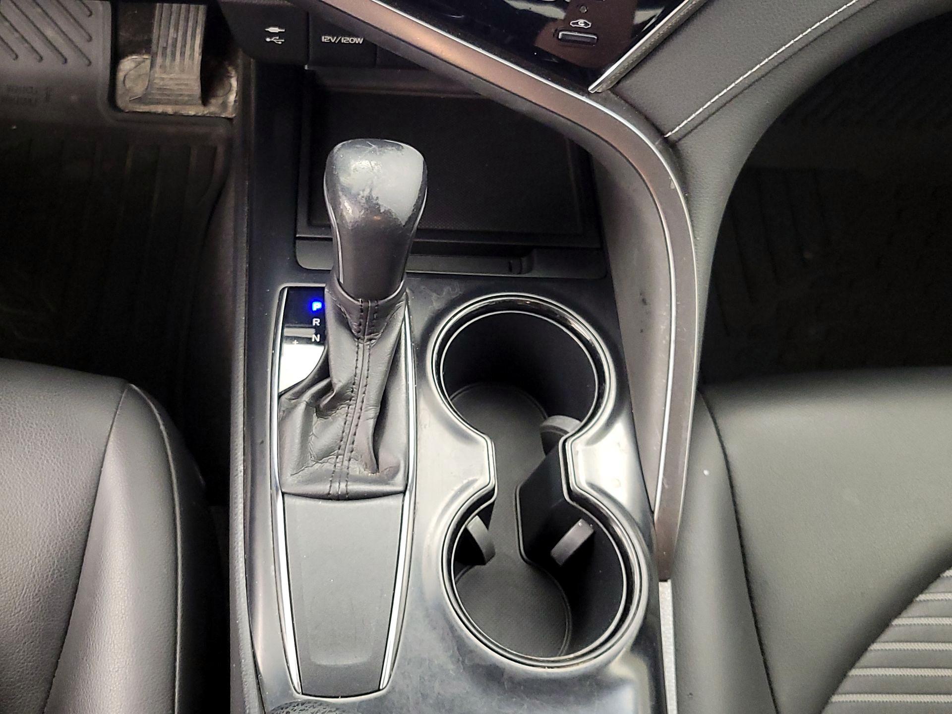 Thumbnail: 2018 Toyota Camry - 17