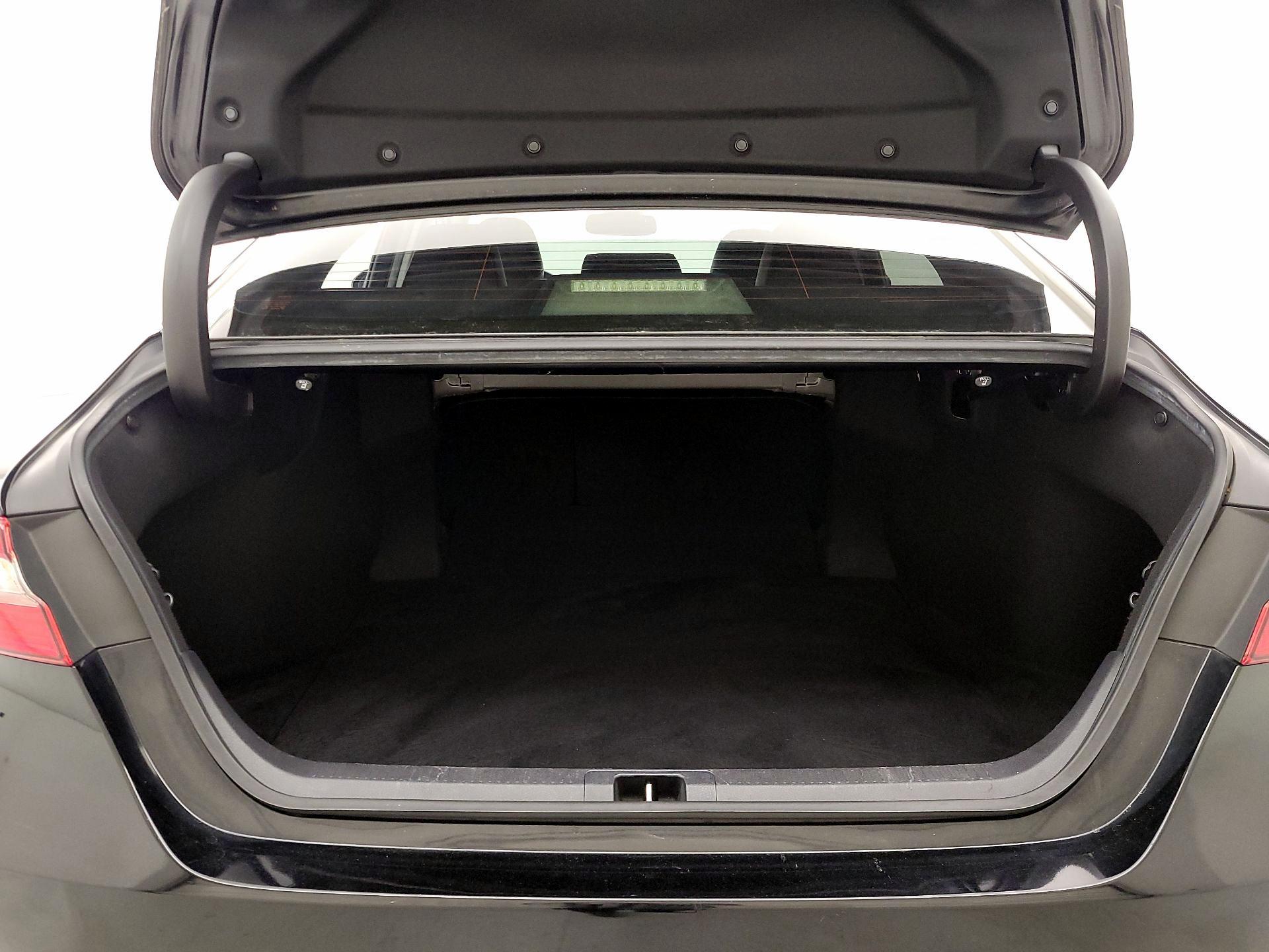 Thumbnail: 2018 Toyota Camry - 20