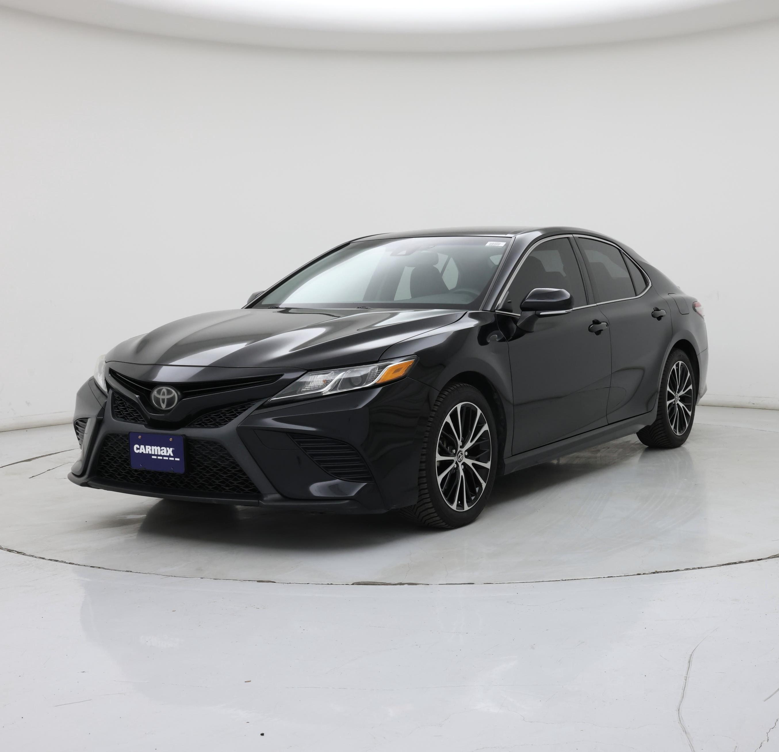Thumbnail: 2018 Toyota Camry - 4