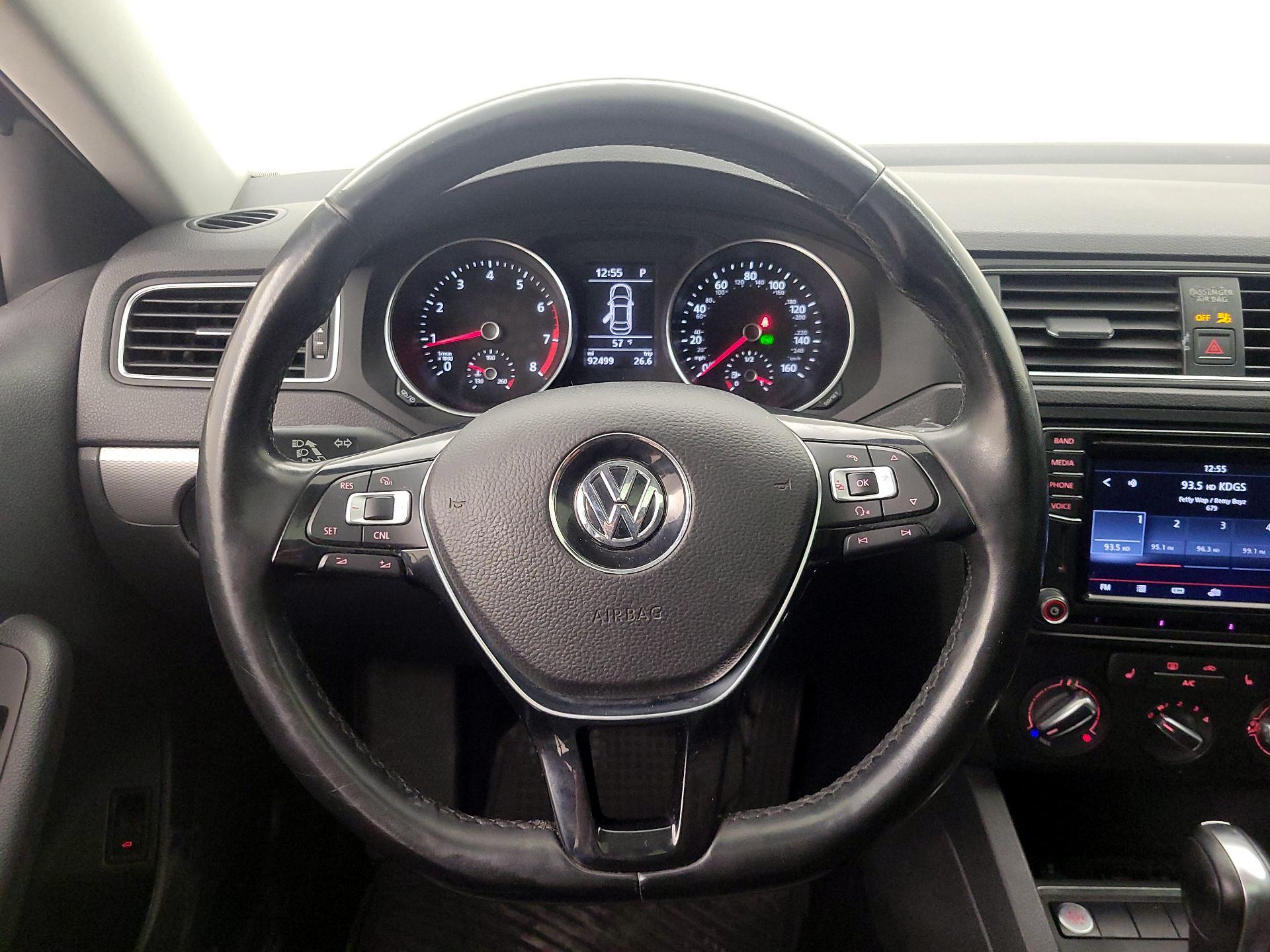 Thumbnail: 2017 Volkswagen Jetta - 10