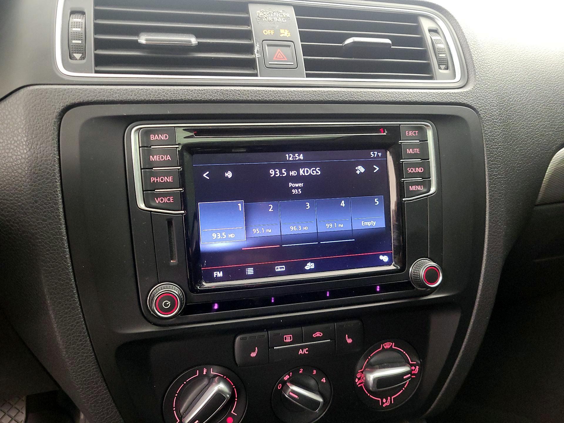 Thumbnail: 2017 Volkswagen Jetta - 15