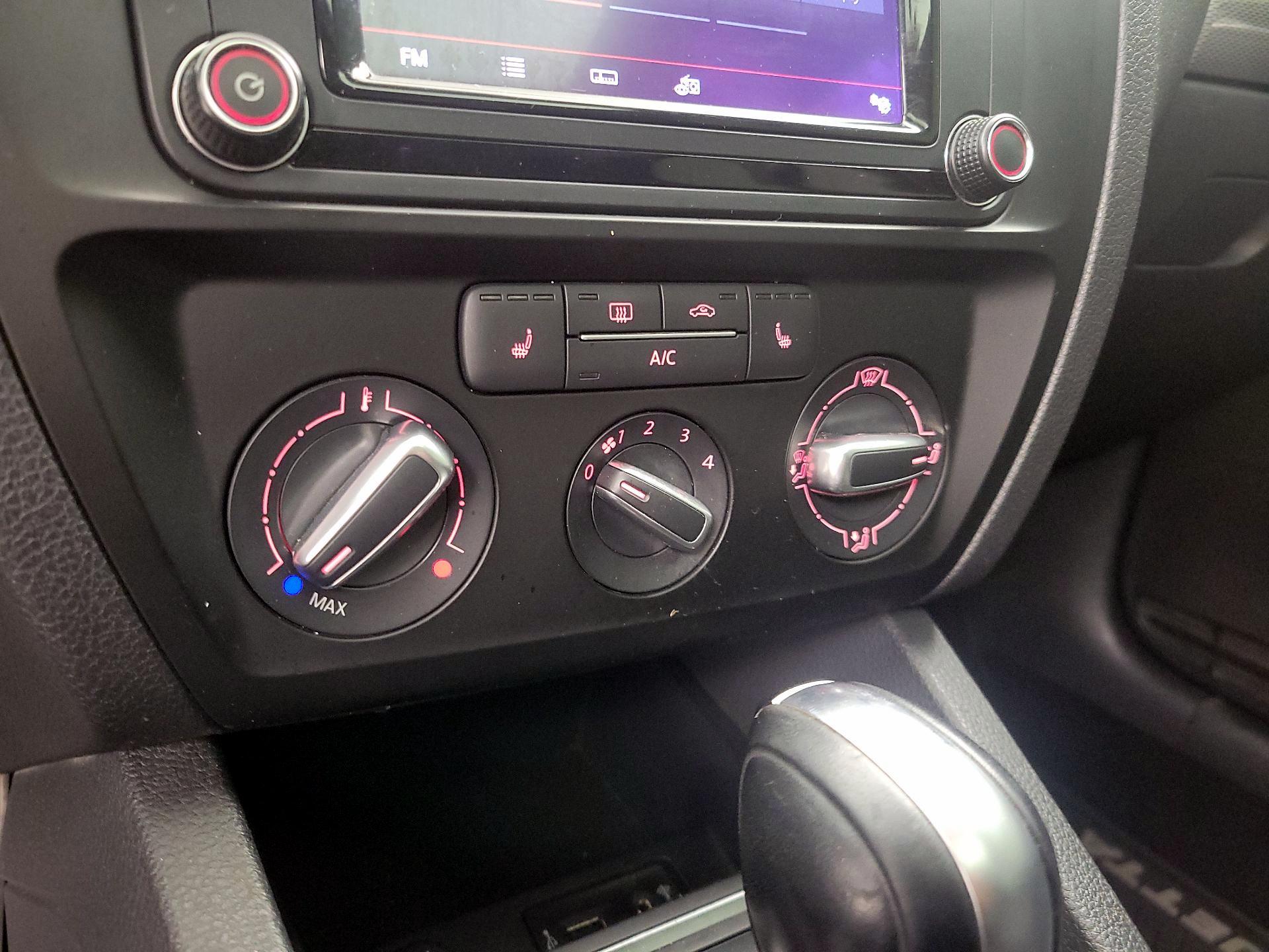 Thumbnail: 2017 Volkswagen Jetta - 16