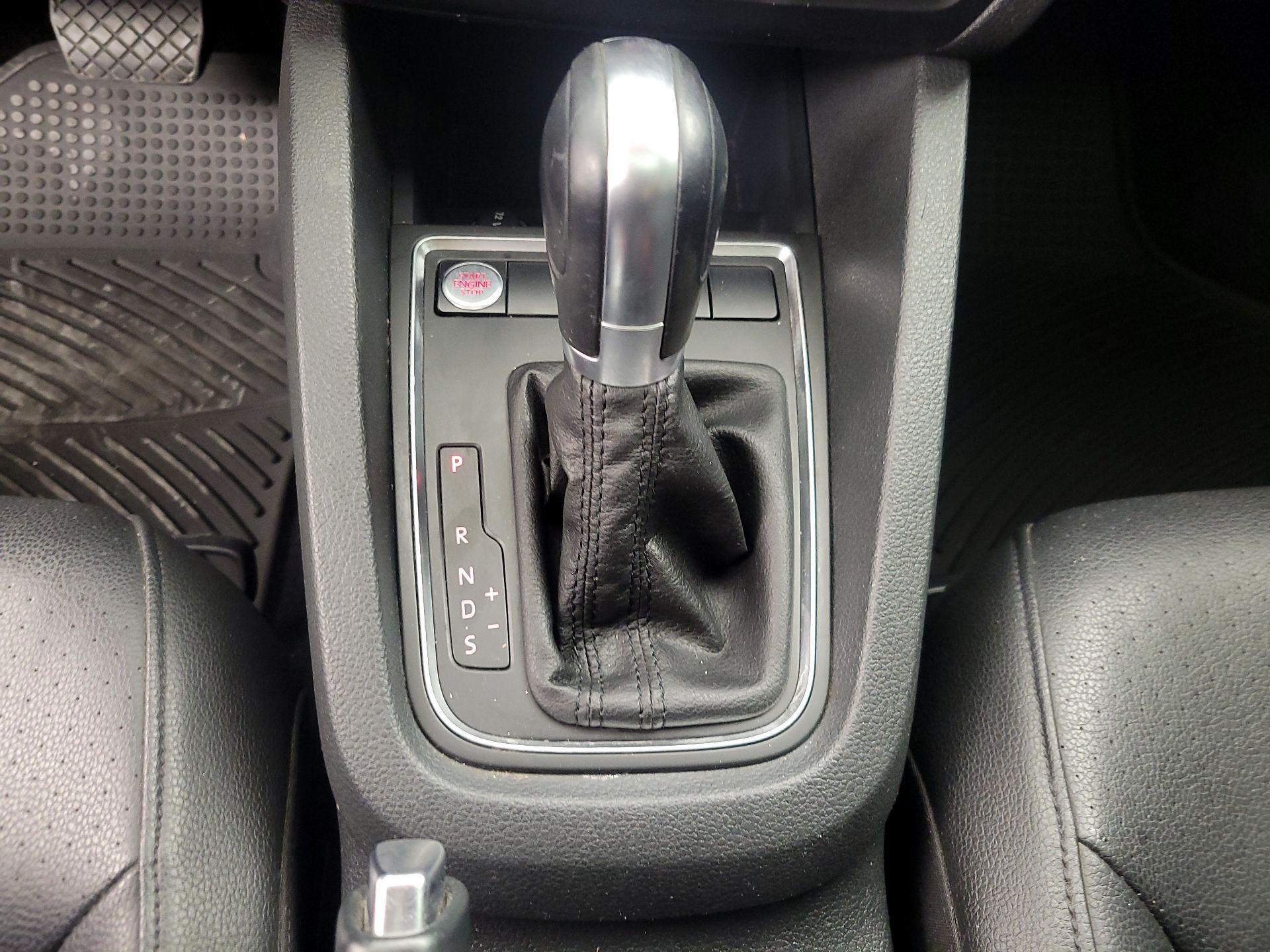 Thumbnail: 2017 Volkswagen Jetta - 17