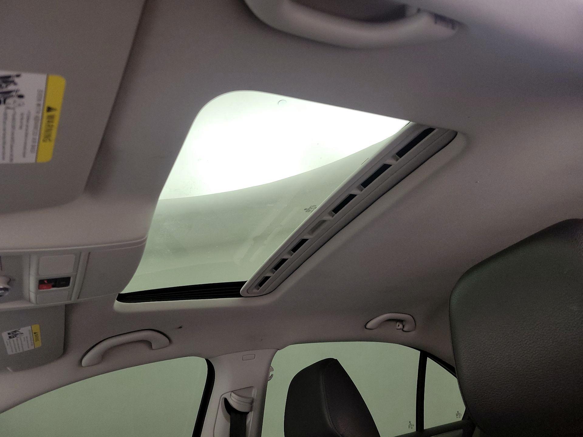 Thumbnail: 2017 Volkswagen Jetta - 19