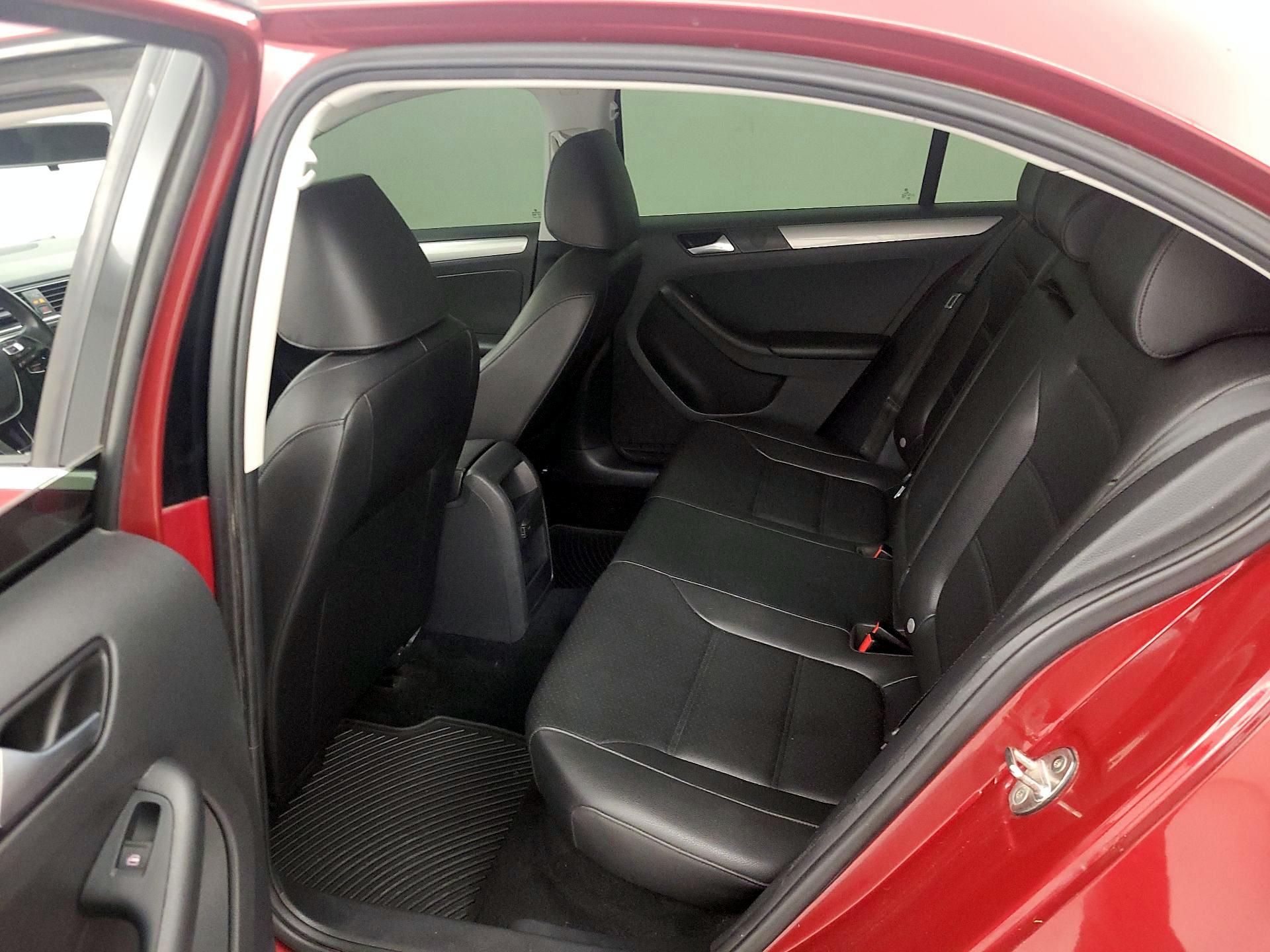 Thumbnail: 2017 Volkswagen Jetta - 20