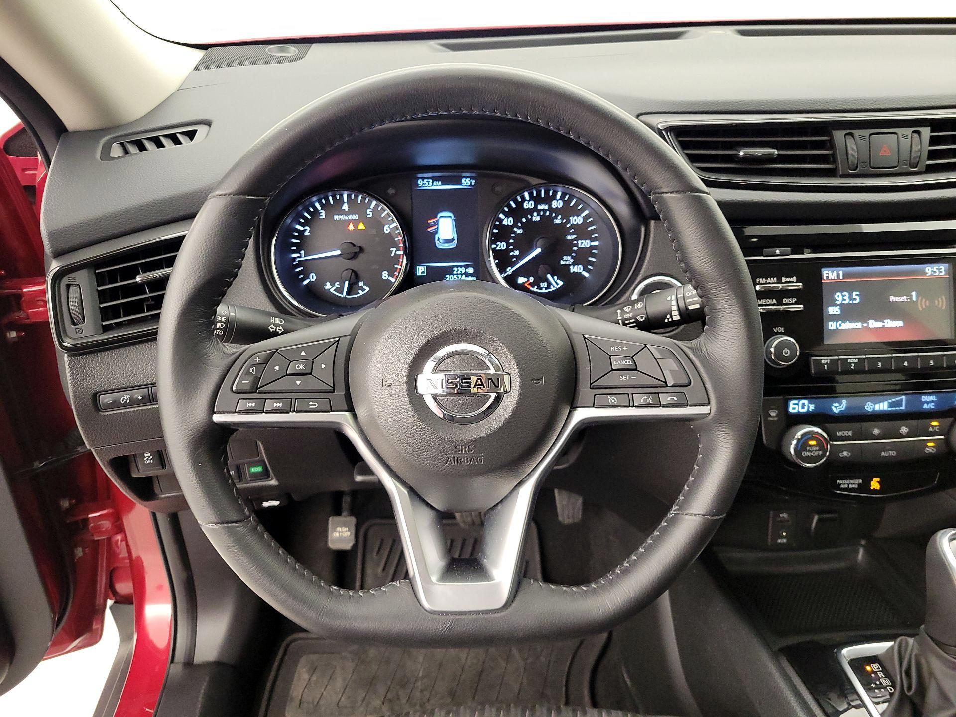 Thumbnail: 2017 Nissan Rogue - 10