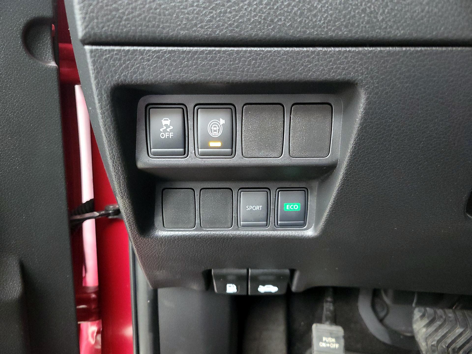 Thumbnail: 2017 Nissan Rogue - 13