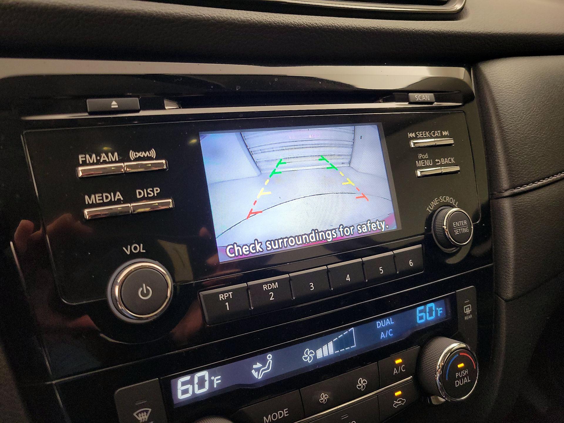 Thumbnail: 2017 Nissan Rogue - 14