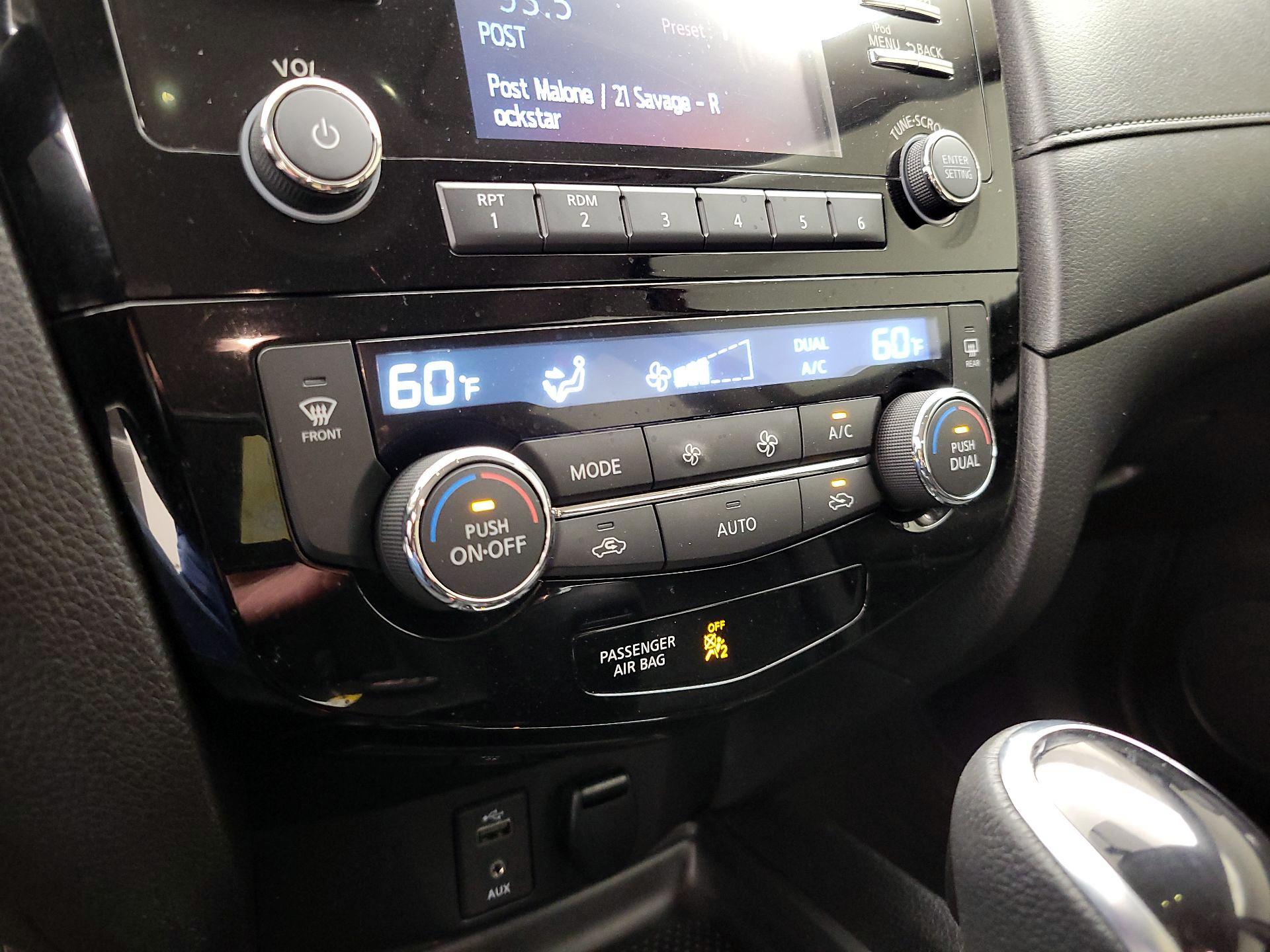 Thumbnail: 2017 Nissan Rogue - 16