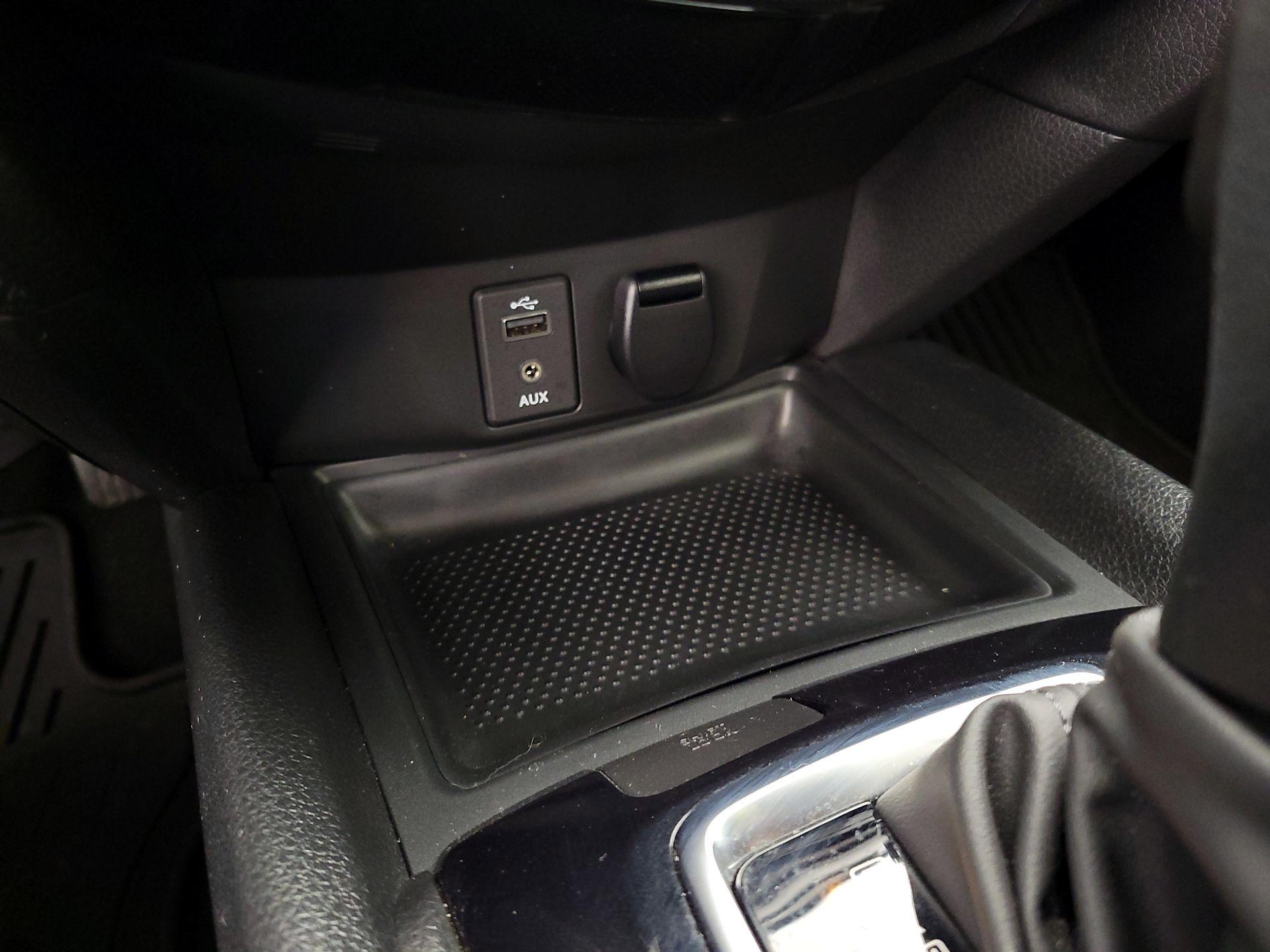 Thumbnail: 2017 Nissan Rogue - 18