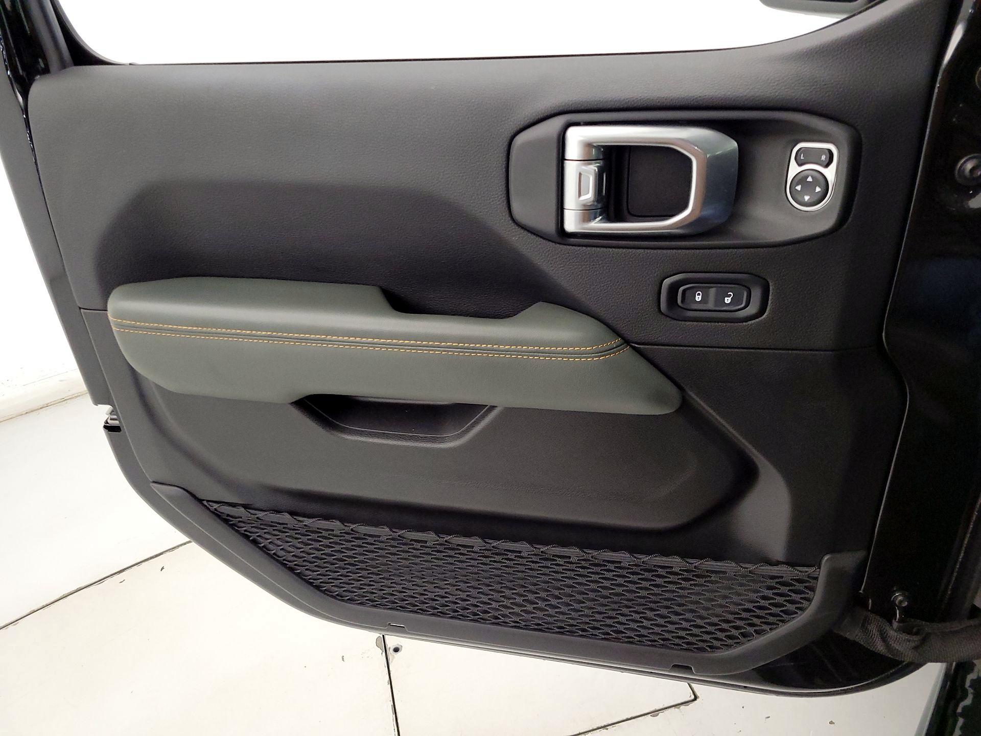 Thumbnail: 2024 Jeep Gladiator - 12