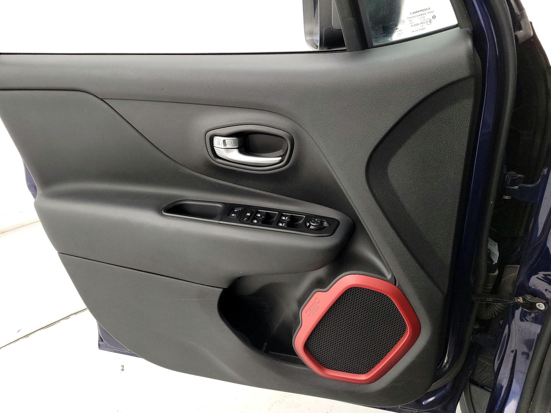 Thumbnail: 2021 Jeep Renegade - 12