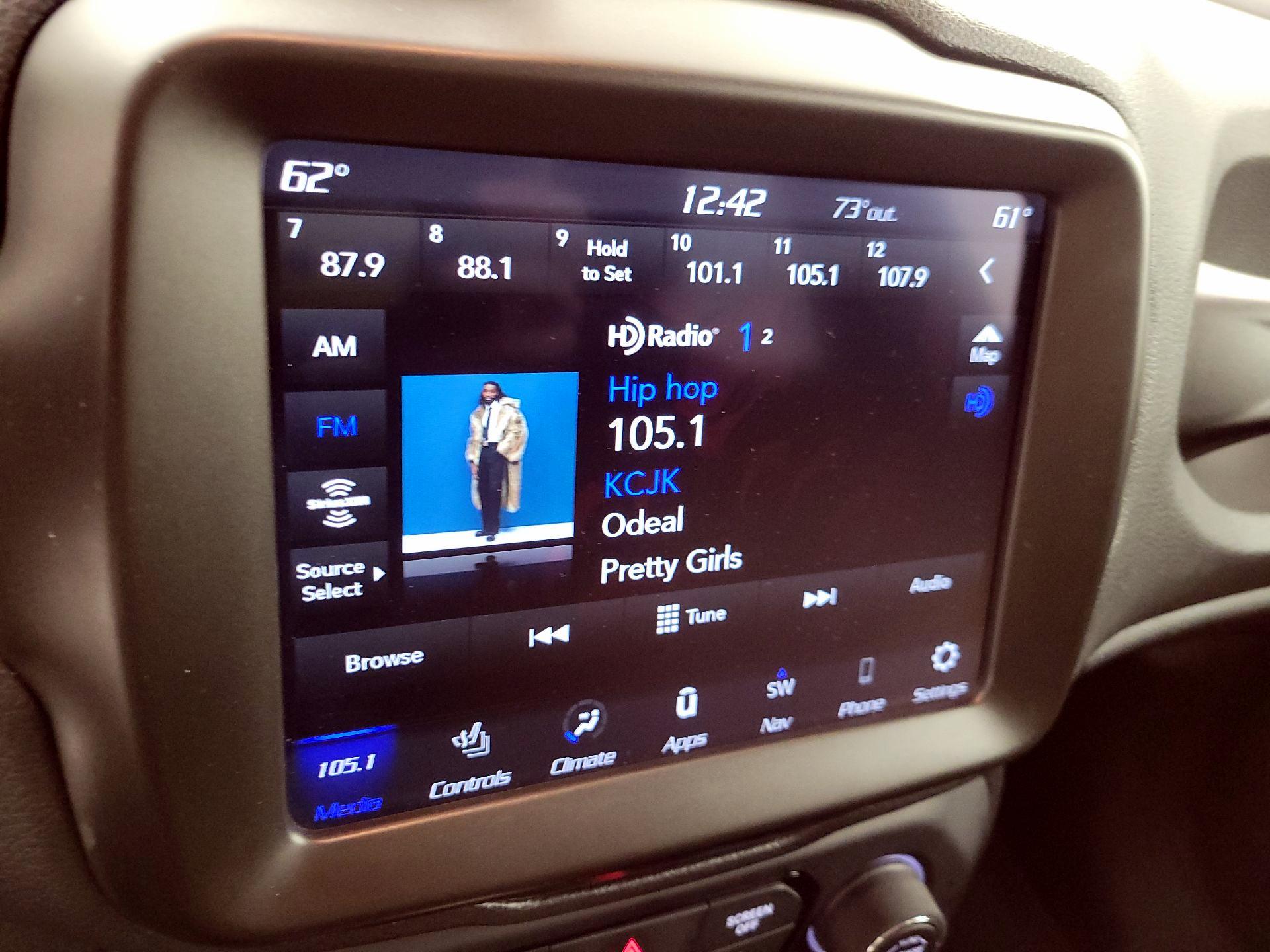 Thumbnail: 2021 Jeep Renegade - 15