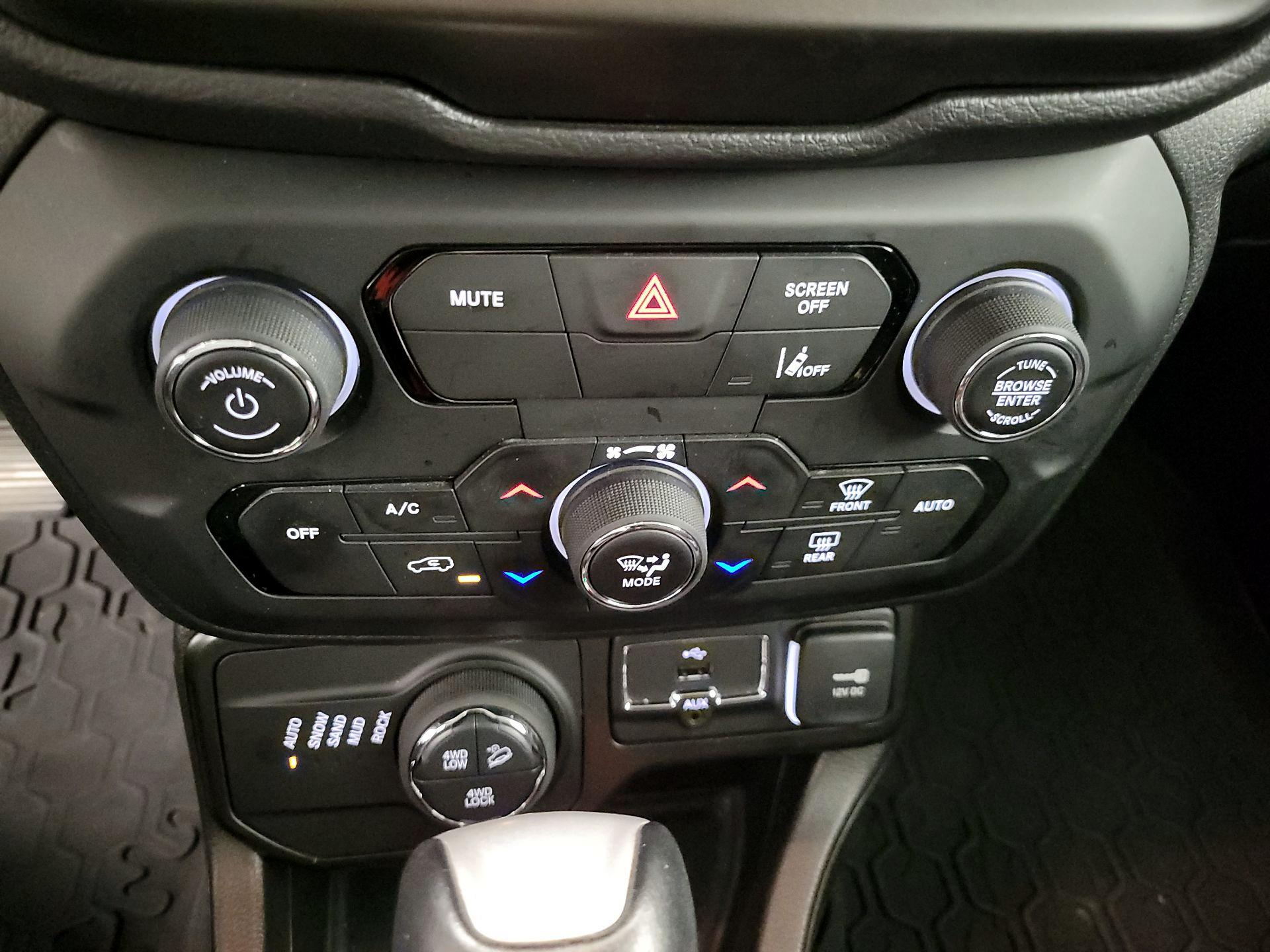 Thumbnail: 2021 Jeep Renegade - 16