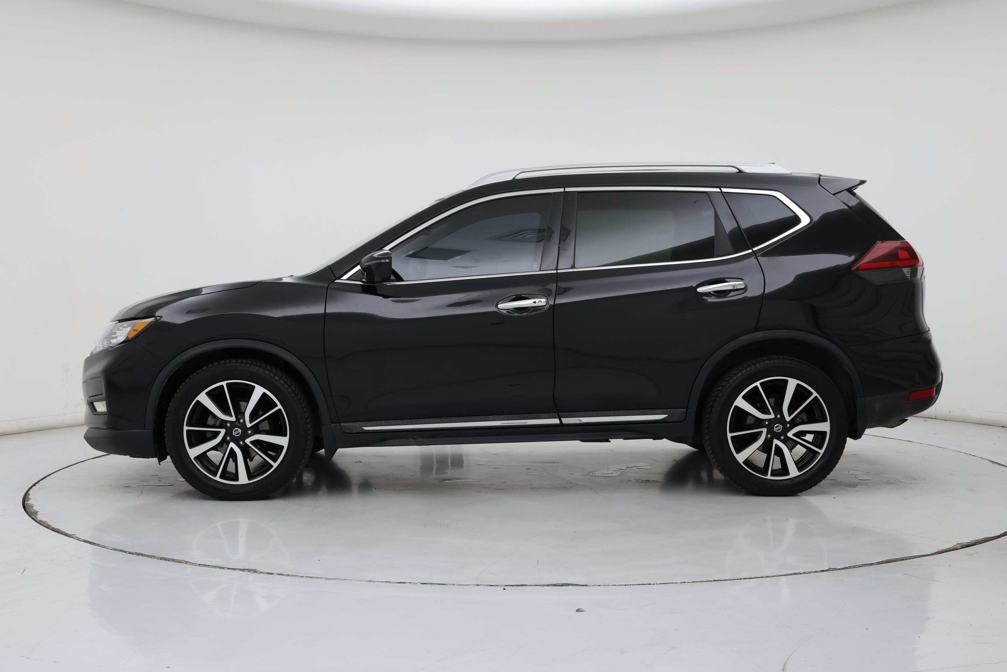 Thumbnail: 2019 Nissan Rogue - 3