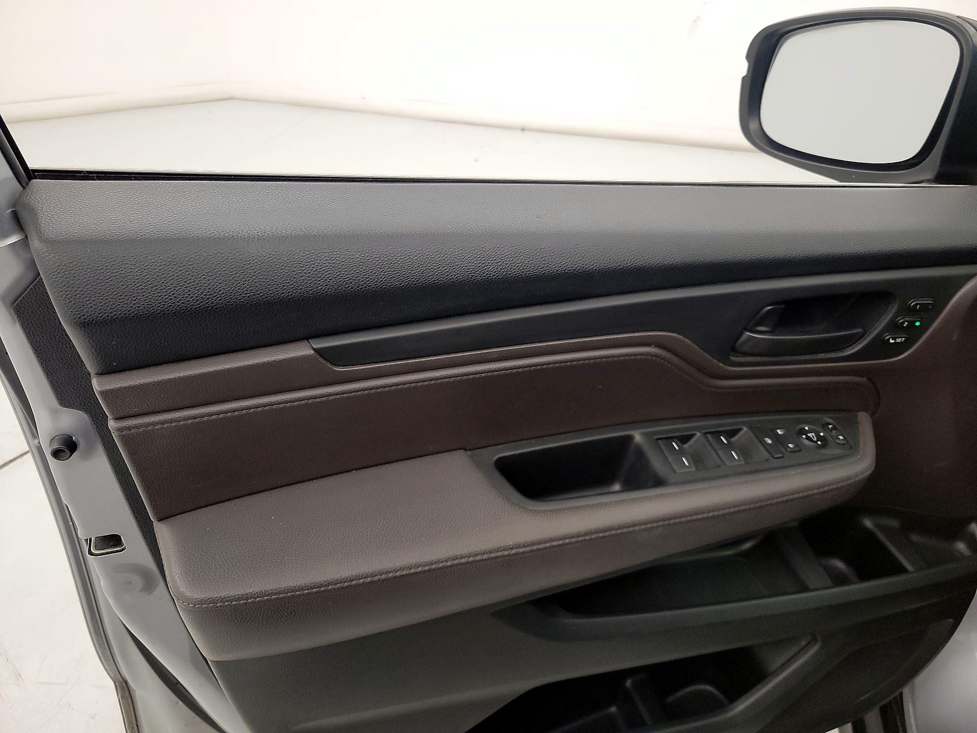 Thumbnail: 2018 Honda Odyssey - 12