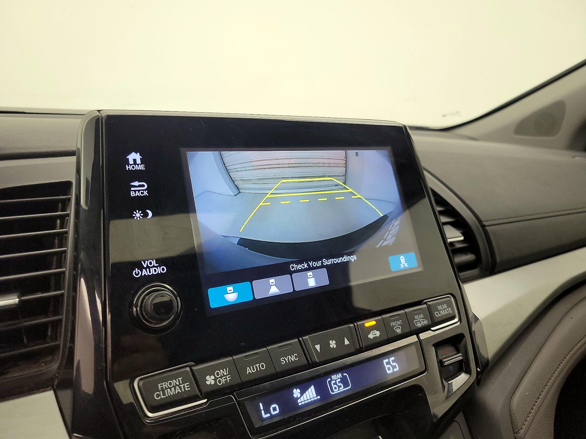 Thumbnail: 2018 Honda Odyssey - 14