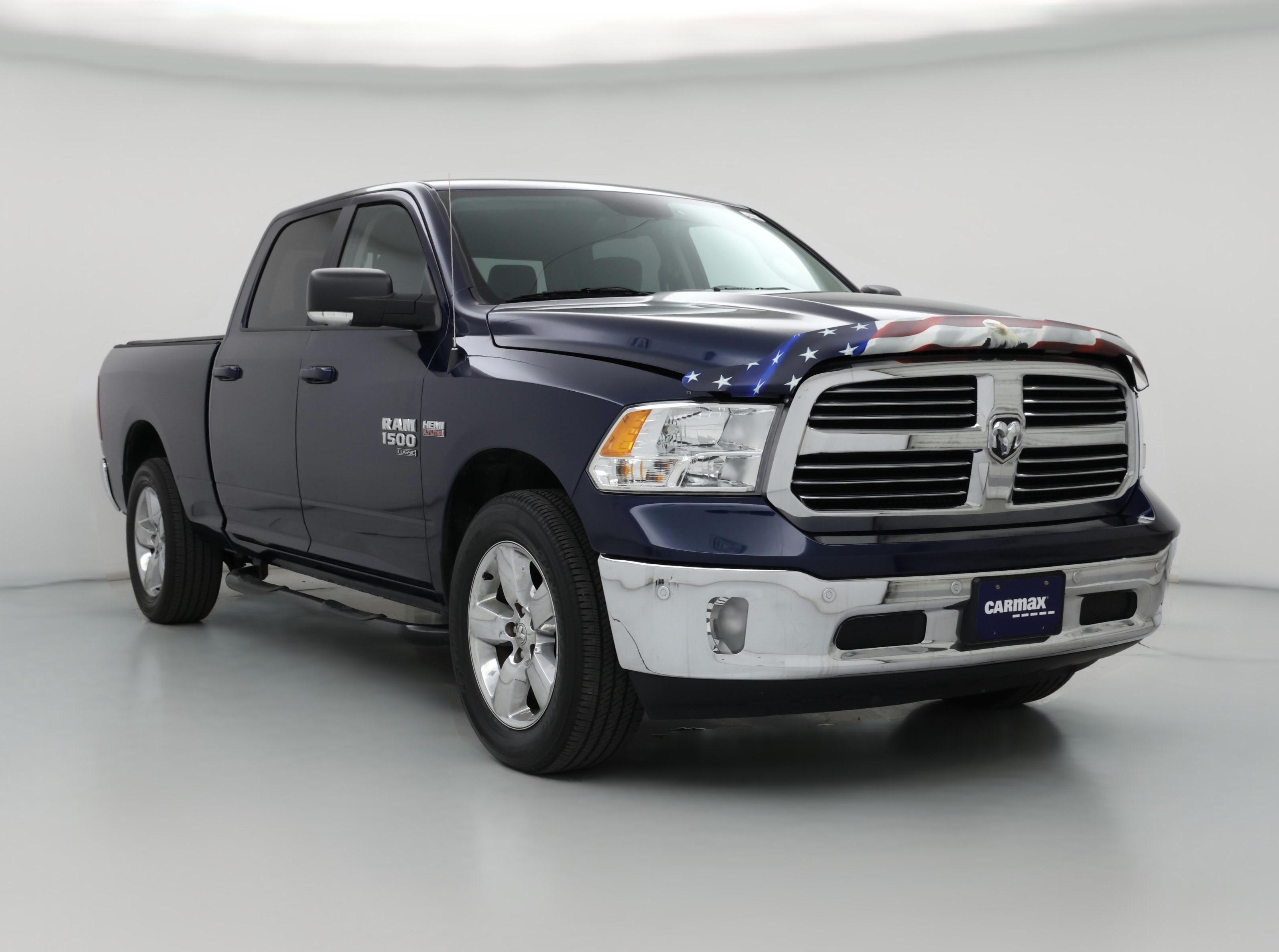 Thumbnail: 2019 RAM 1500 Classic - 1