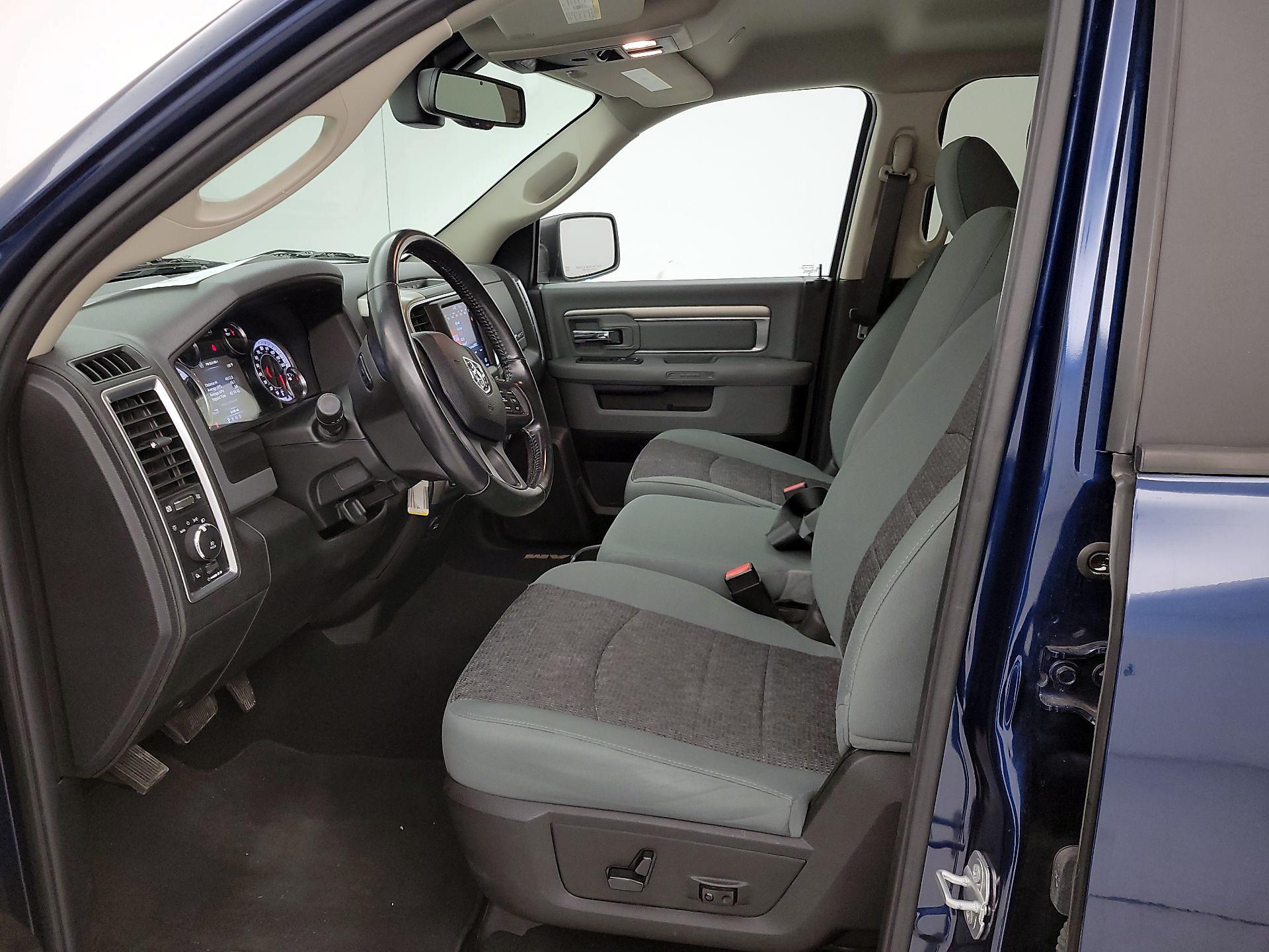 Thumbnail: 2019 RAM 1500 Classic - 11