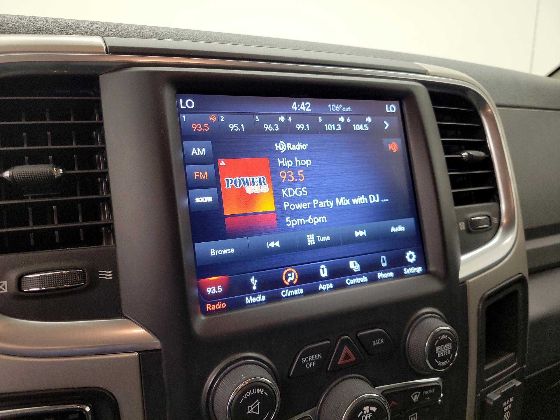 Thumbnail: 2019 RAM 1500 Classic - 15