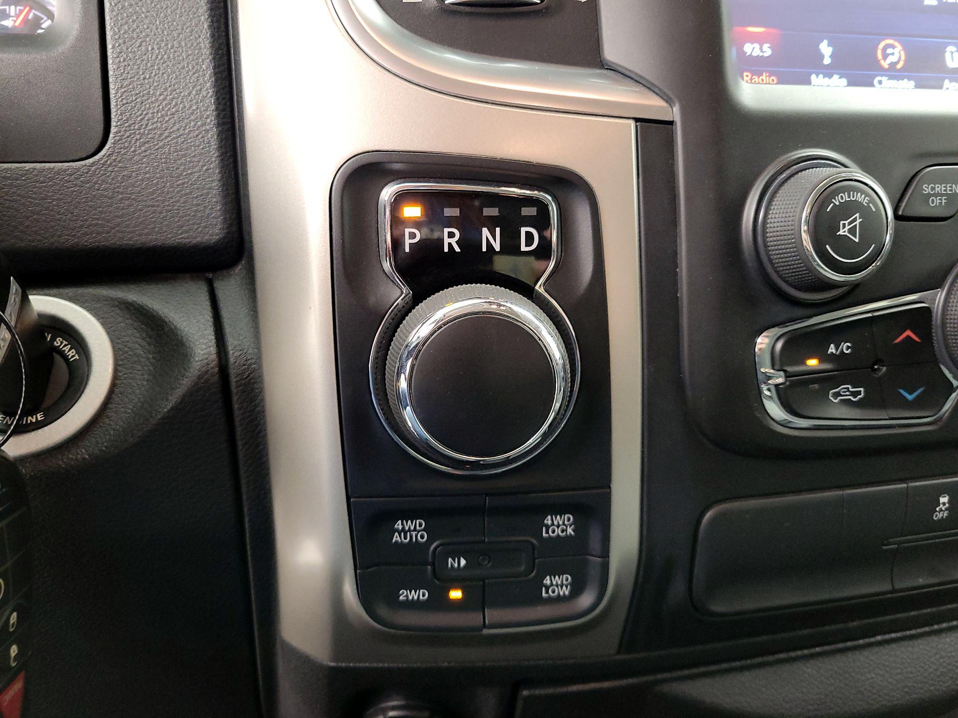 Thumbnail: 2019 RAM 1500 Classic - 17