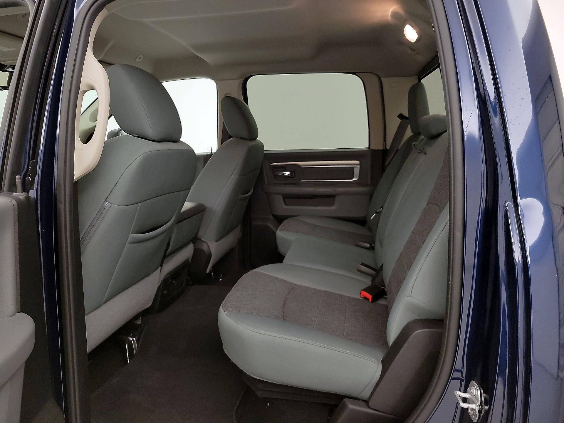 Thumbnail: 2019 RAM 1500 Classic - 19