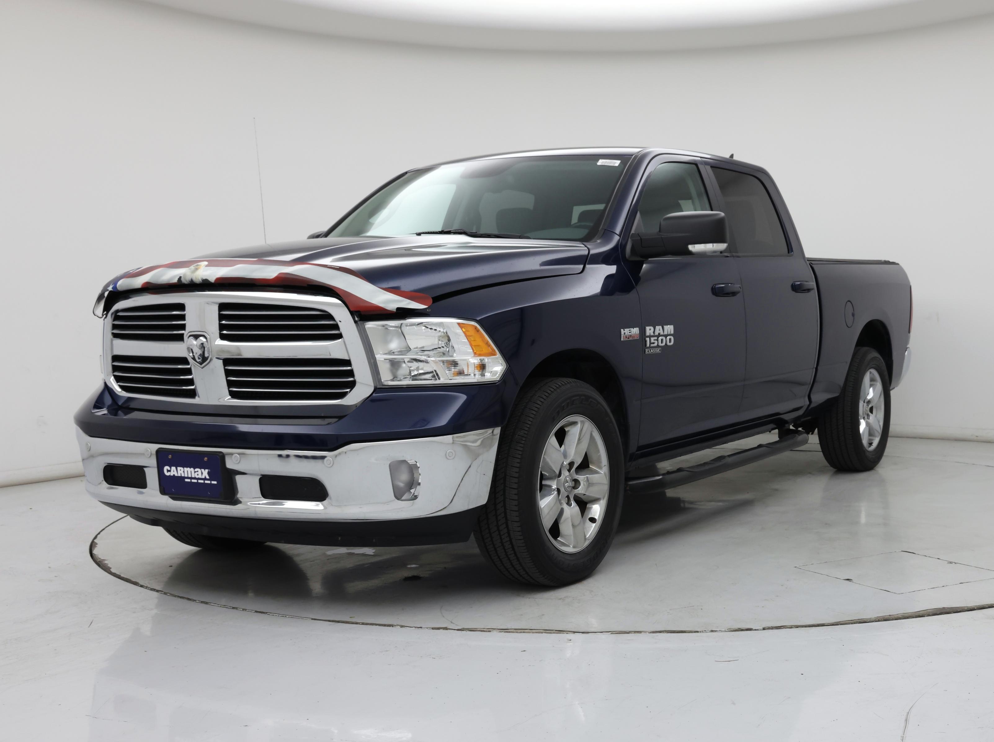 Thumbnail: 2019 RAM 1500 Classic - 4