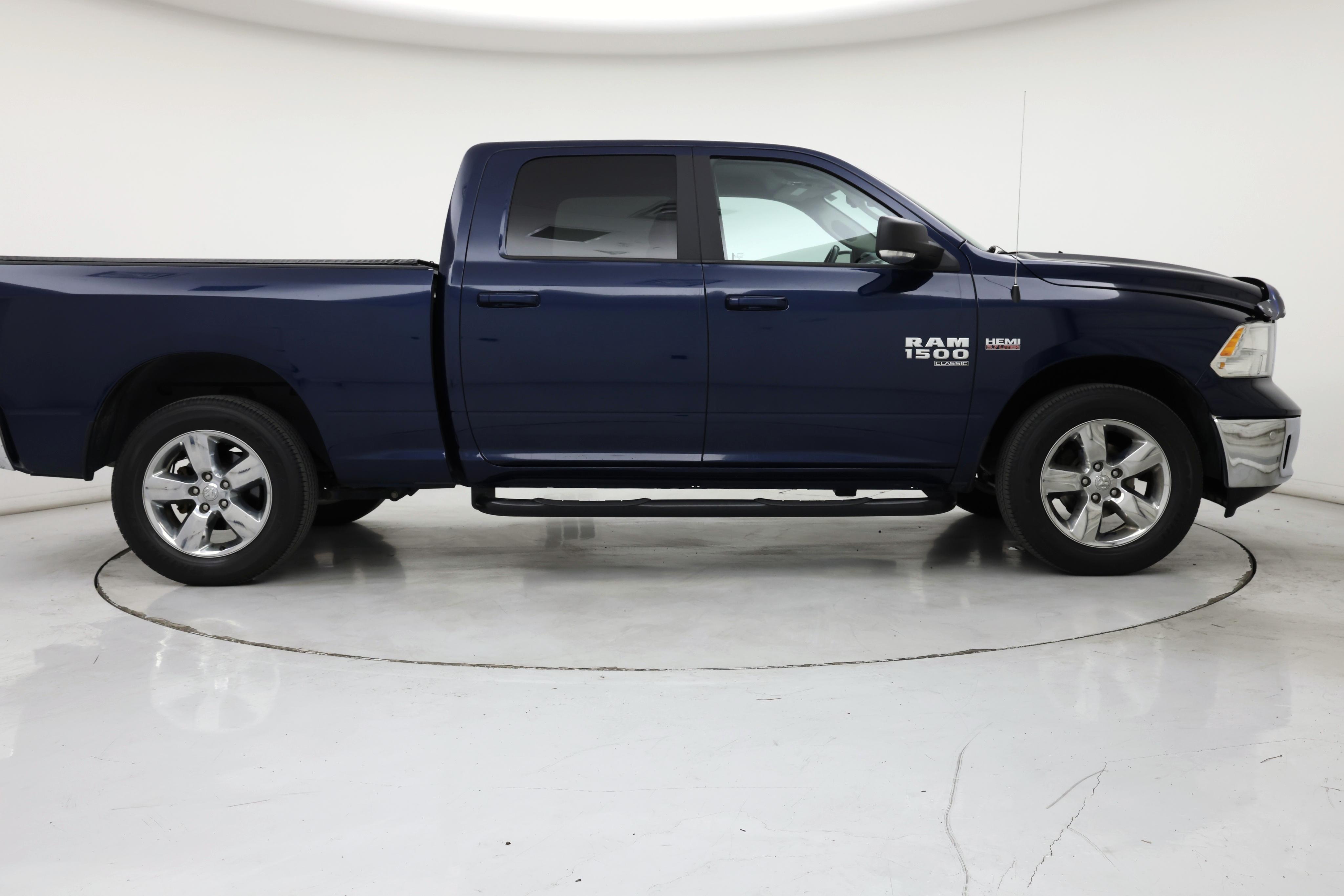 Thumbnail: 2019 RAM 1500 Classic - 7