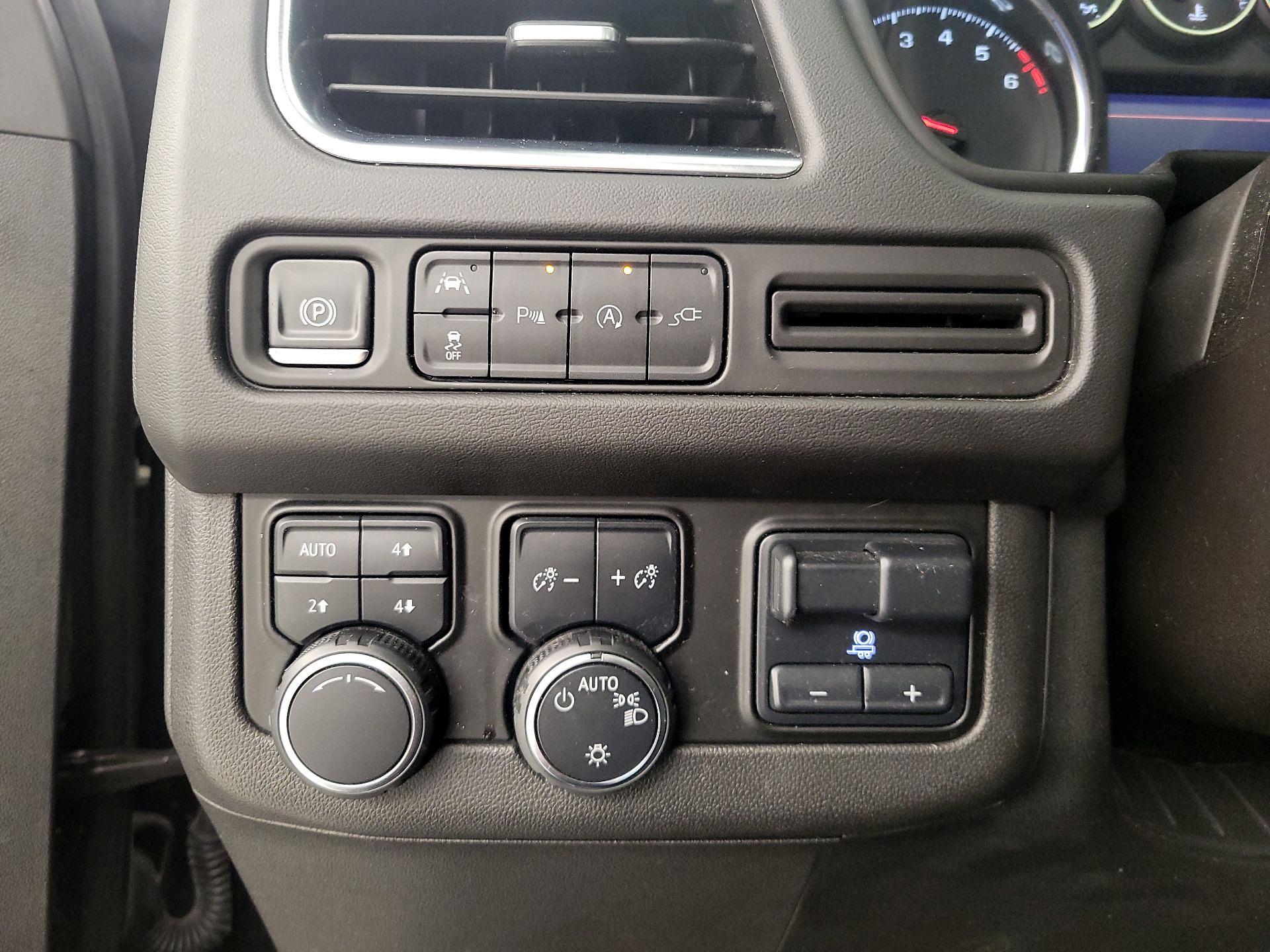 Thumbnail: 2021 Chevrolet Tahoe - 13