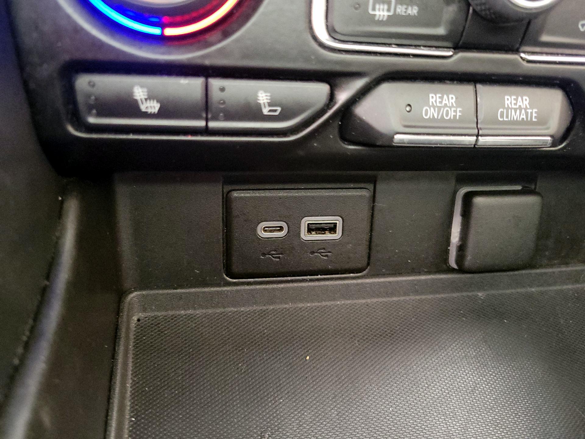 Thumbnail: 2021 Chevrolet Tahoe - 18