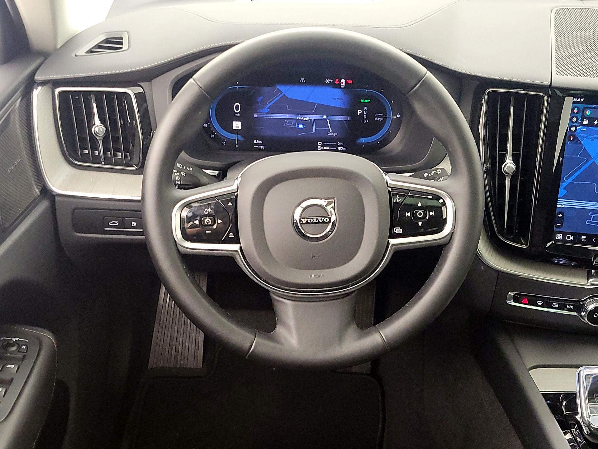 Thumbnail: 2025 Volvo XC60 - 10