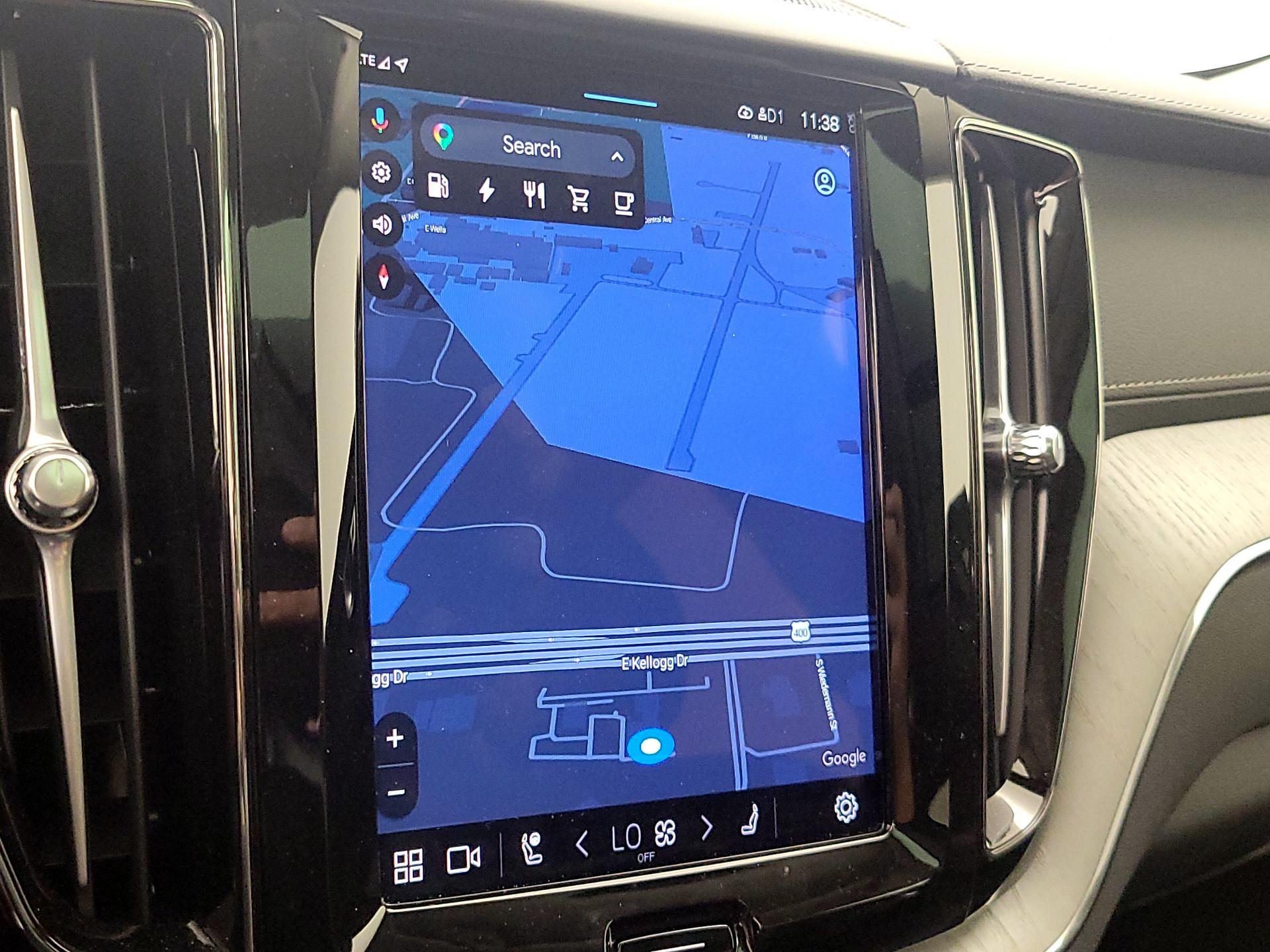 Thumbnail: 2025 Volvo XC60 - 14