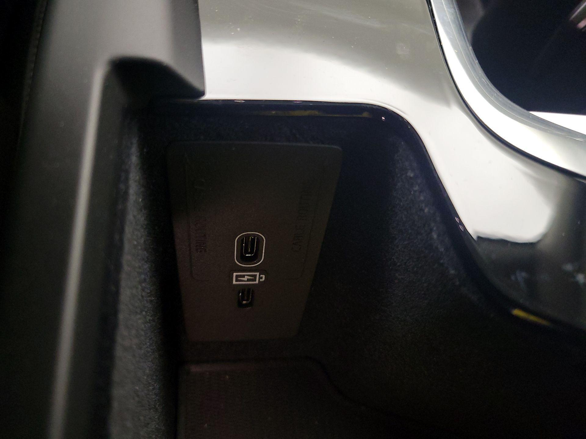 Thumbnail: 2025 Volvo XC60 - 19