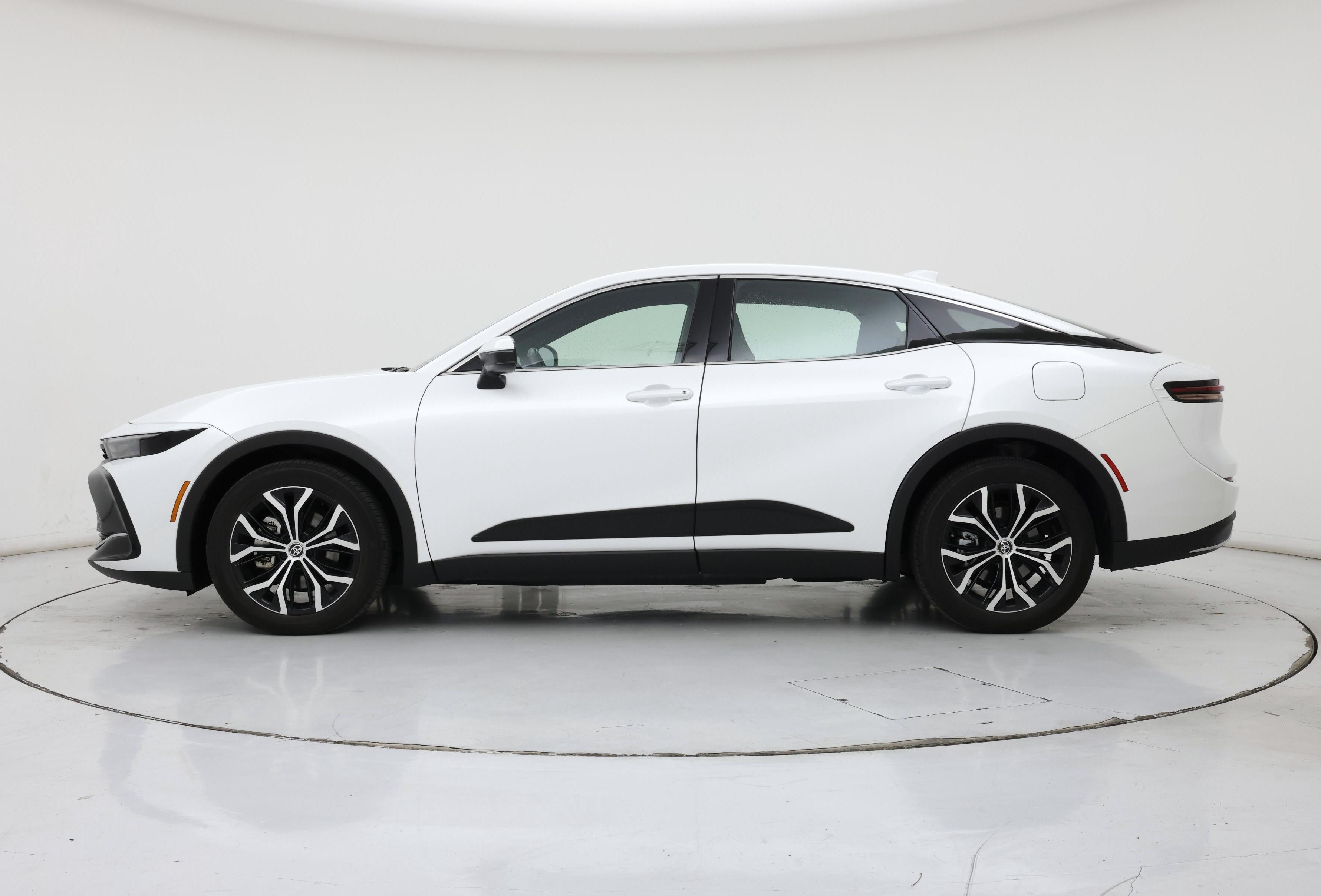 Thumbnail: 2023 Toyota Crown - 3