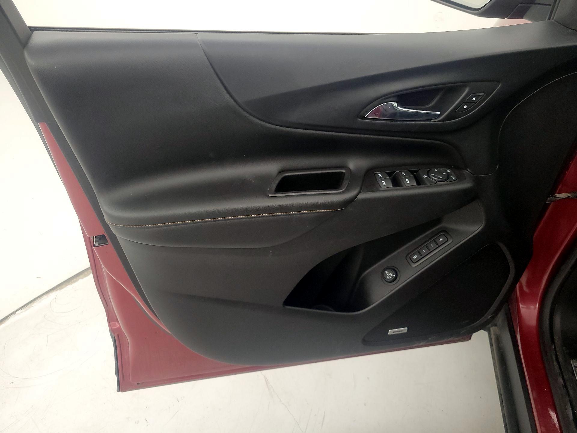 Thumbnail: 2018 Chevrolet Equinox - 12